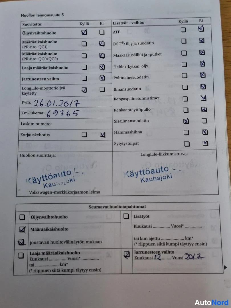 Asiakirja: The final visible page, Huollon leimausruutu 5, documents a service performed on 26.01.2017 with the vehicle's odometer reading at 69765 km.