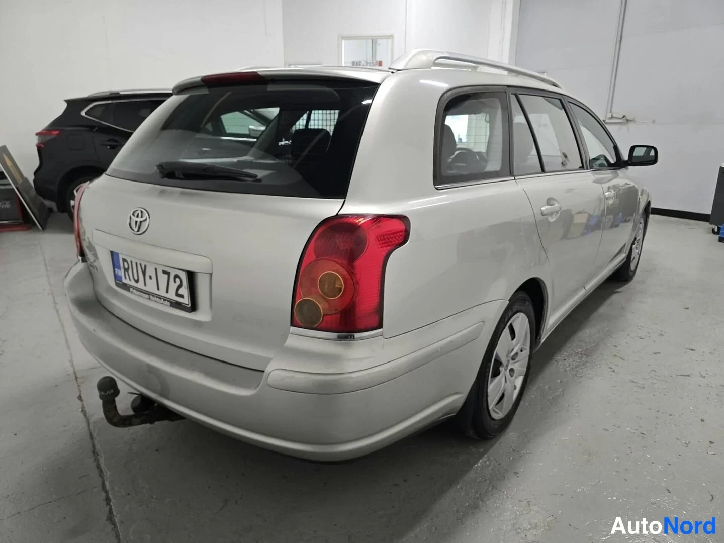 Hopea Toyota Avensis 2004, takaviisto, kuva 7