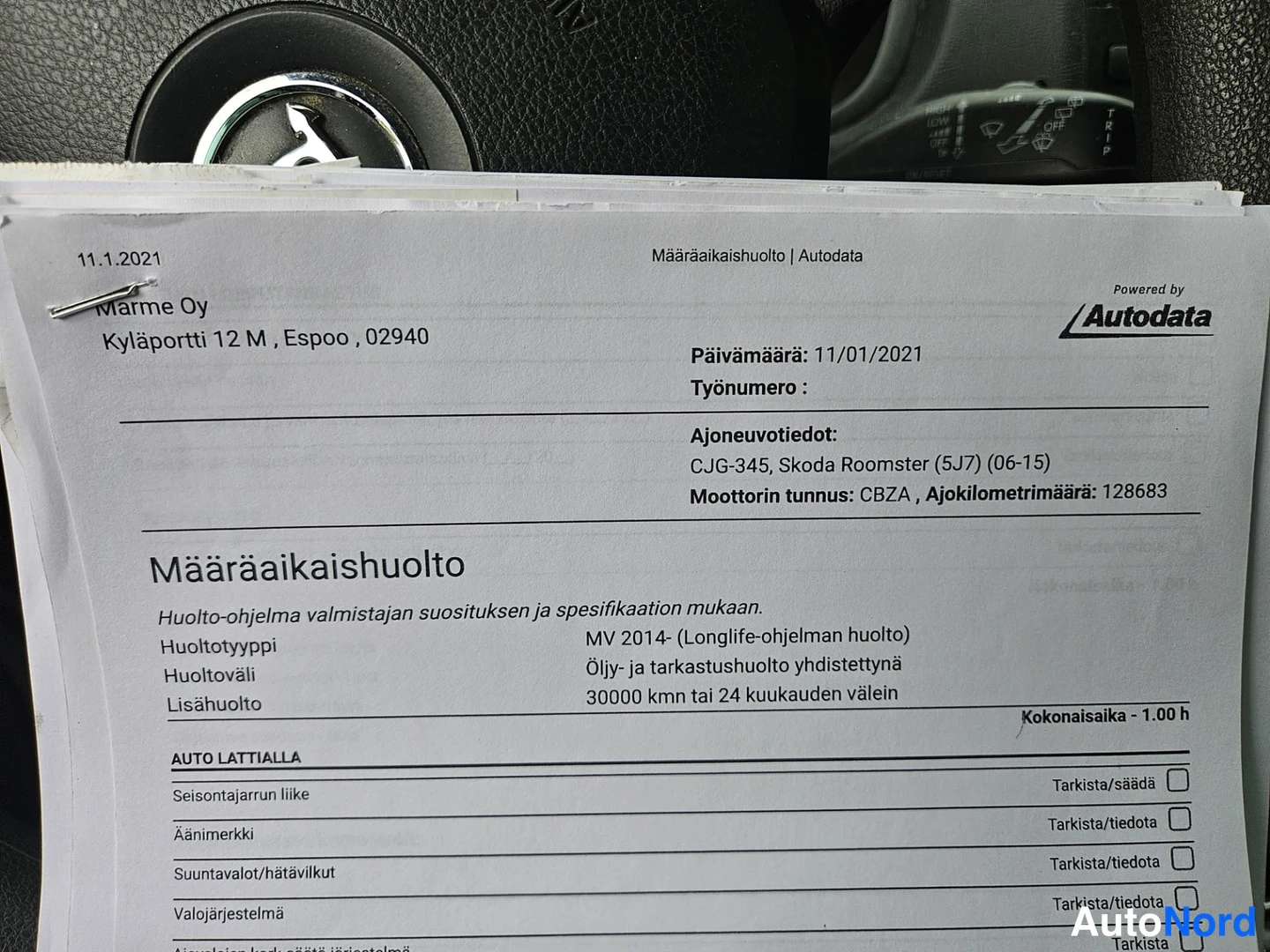 Asiakirja: Määräaikaishuolto -dokumentti Autodata-ohjelmalla Skoda Roomster (5J7) -ajoneuvolle 11.01.2021, ajokilometrimäärä 128683.