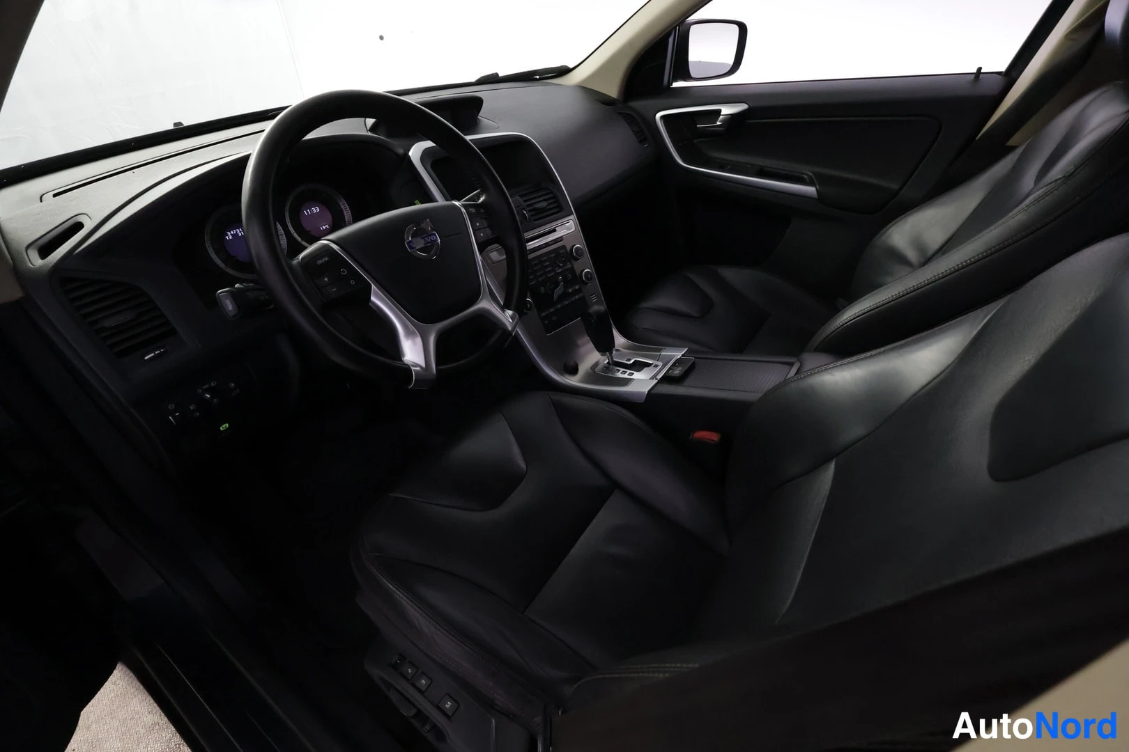 Harmaa Volvo XC60 2010, kuva 22