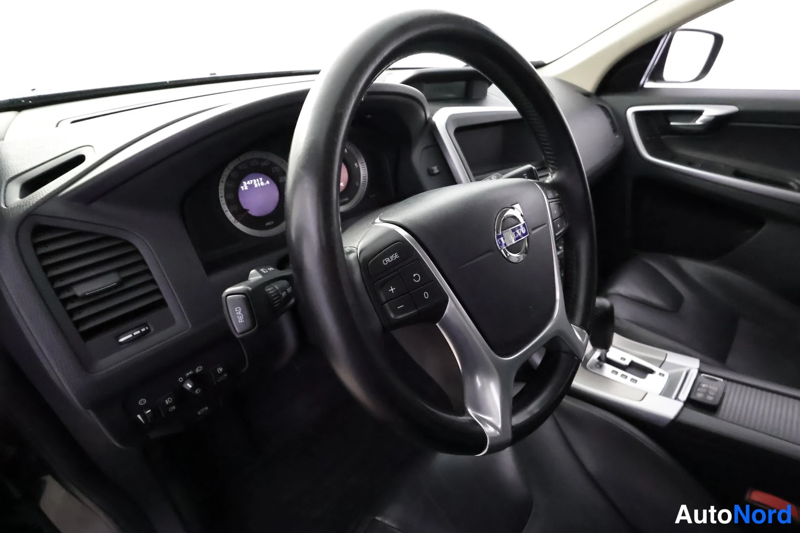 Harmaa Volvo XC60 2010, kuva 28