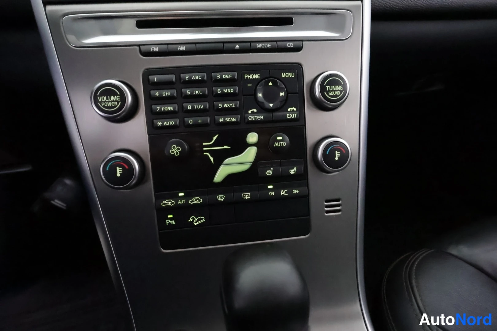 Harmaa Volvo XC60 2010, kuva 32