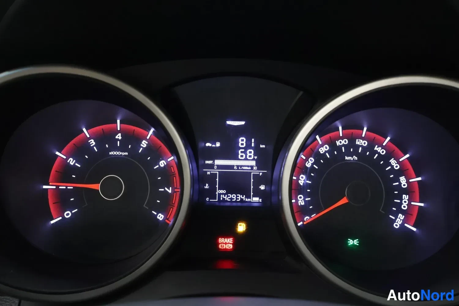 Silver Ssangyong Tivoli 2016, bild 14