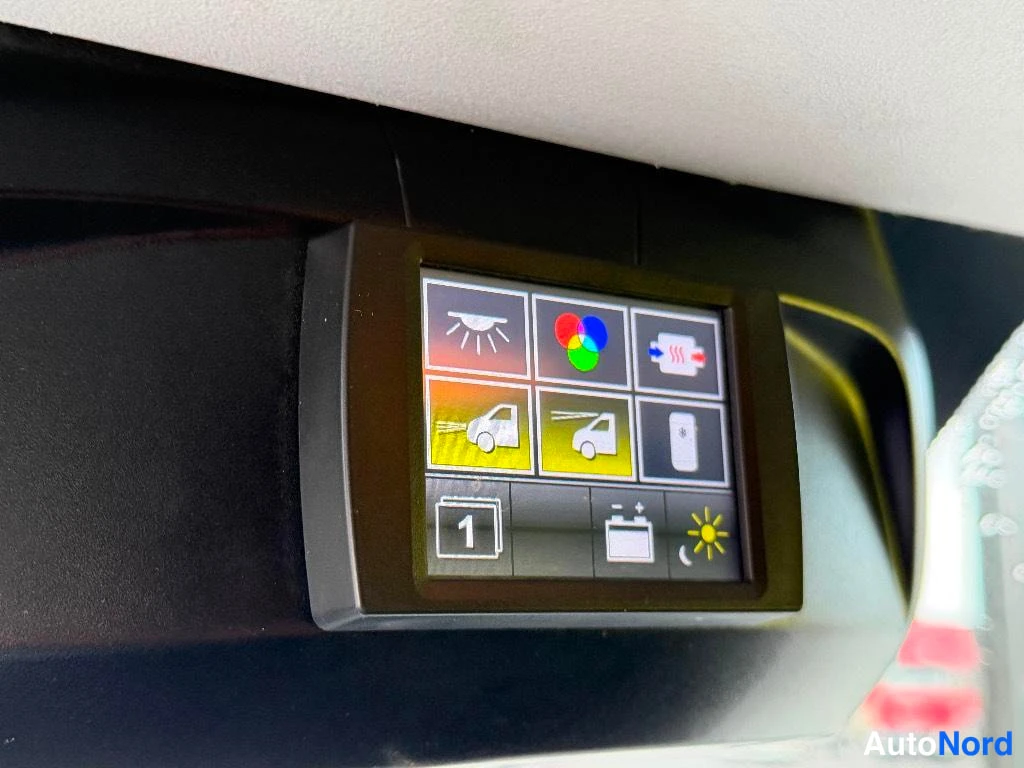 Musta Iveco Daily 2020, kuva 6