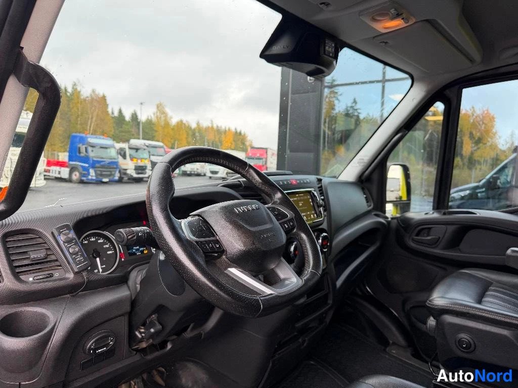 Musta Iveco Daily 2020, kuva 17