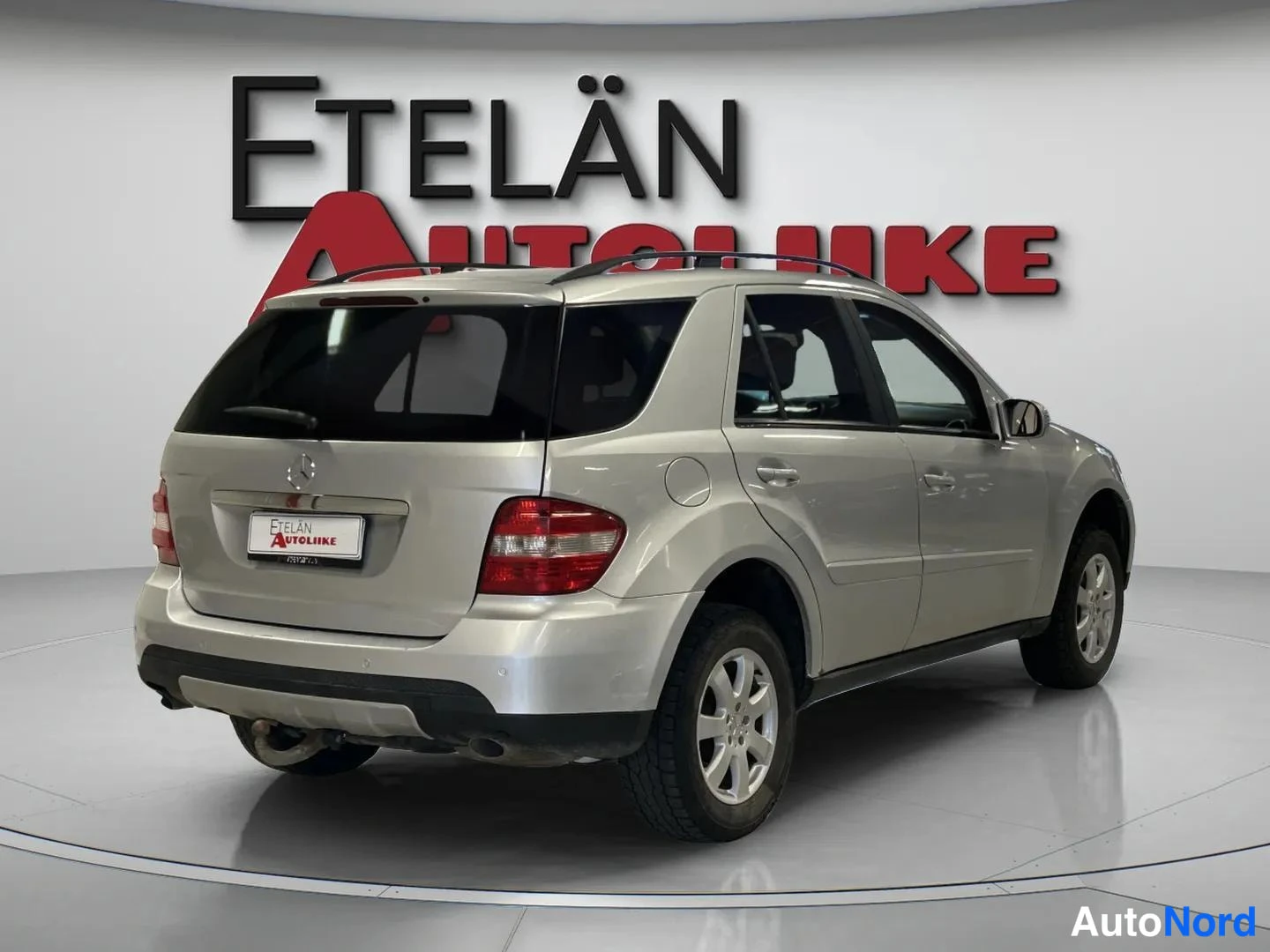 Harmaa Mercedes-Benz ML 2006, takaviisto, kuva 7