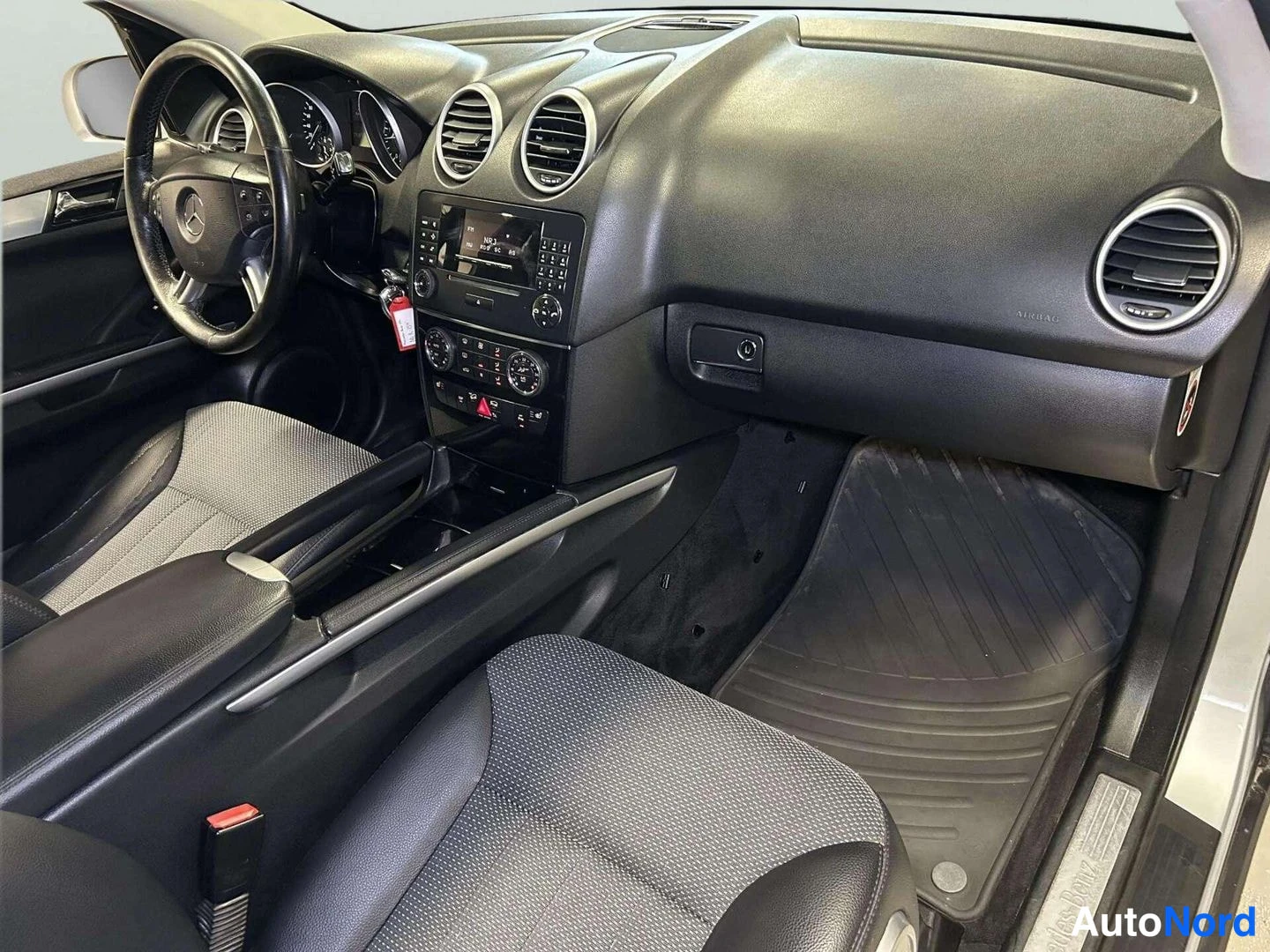 Harmaa Mercedes-Benz ML 2006, kuva 11