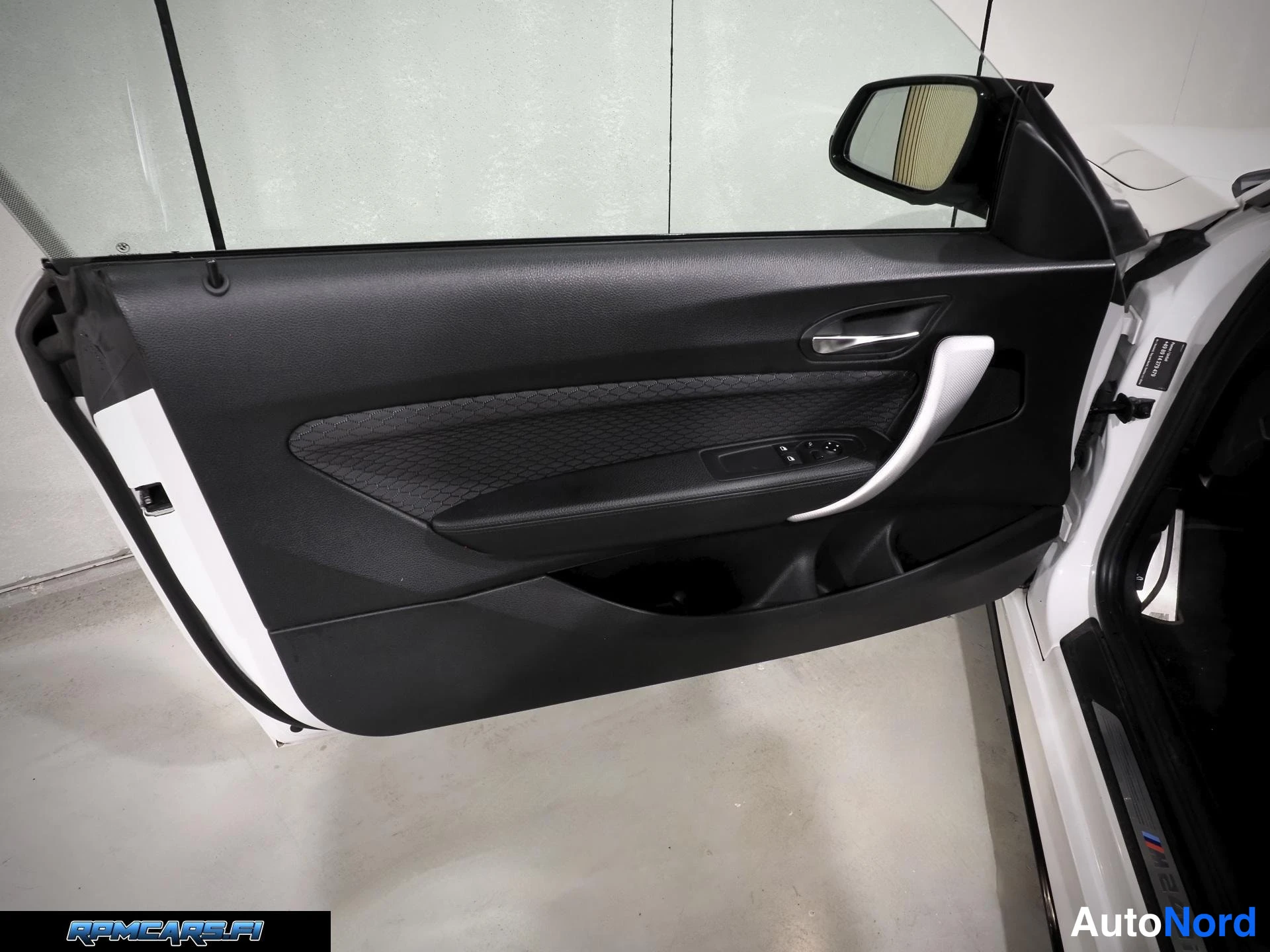 Valkoinen BMW M240i 2017, kuva 69