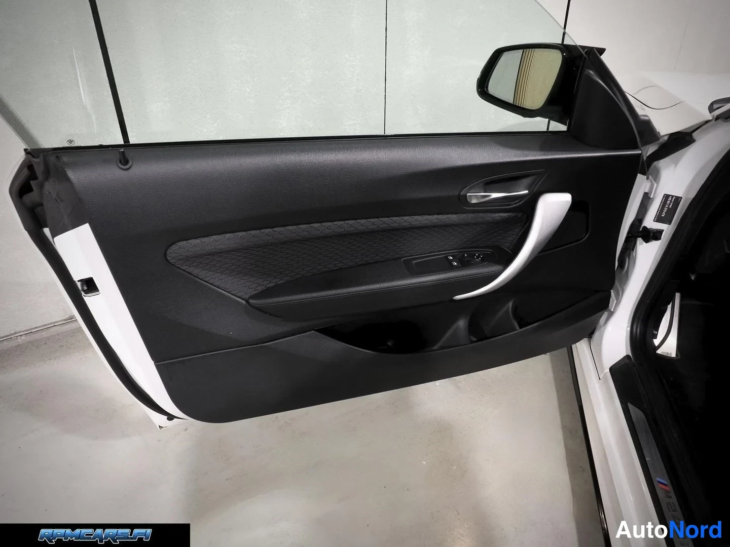 Valkoinen BMW M240i 2017, kuva 54