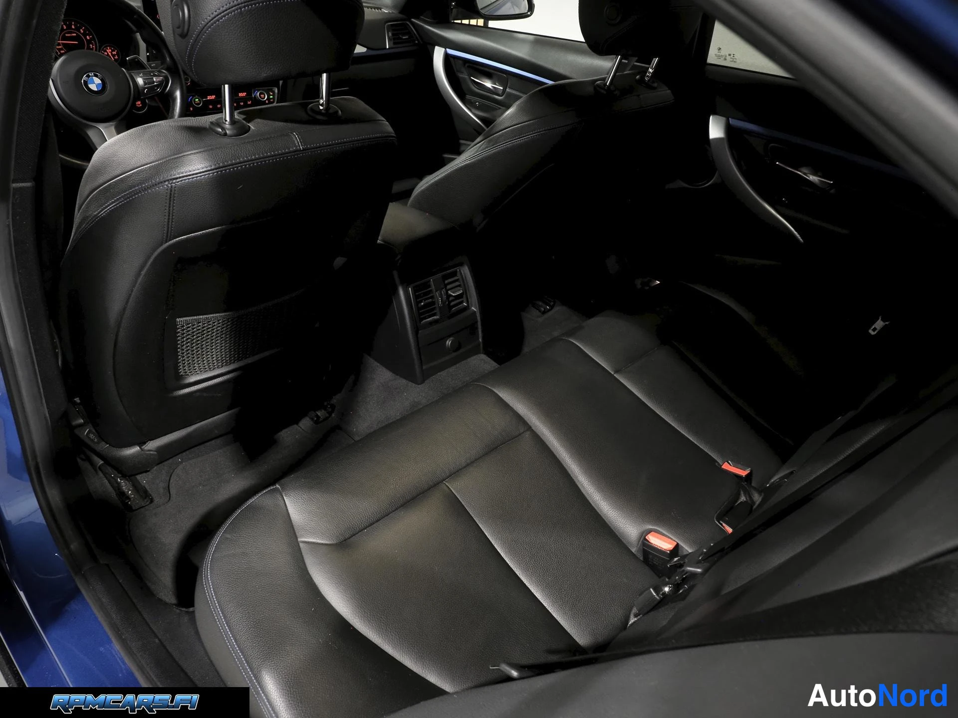 Sininen BMW 340i 2018, edestä, kuva 9
