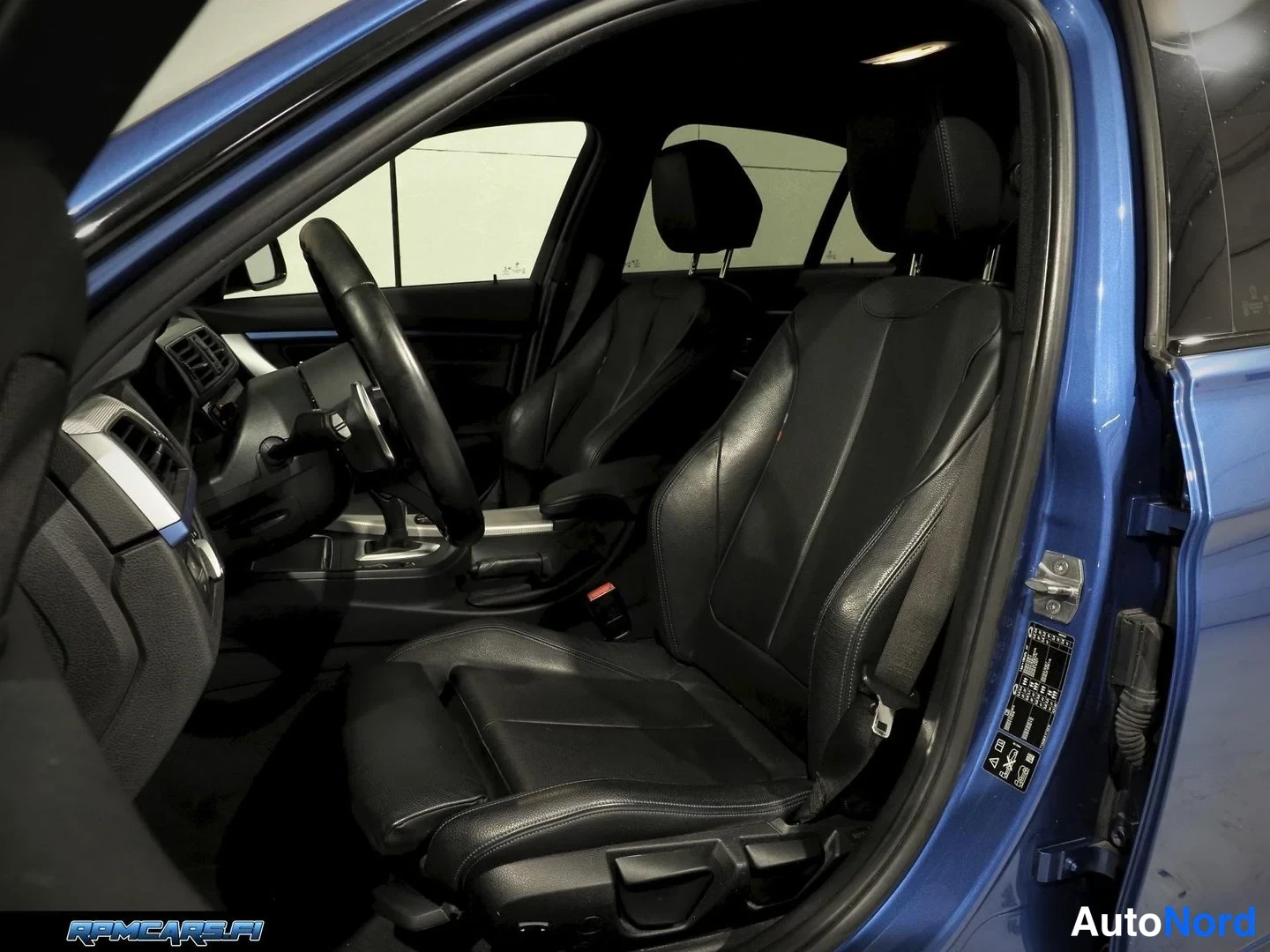 Sininen BMW 340i 2018, kuva 42