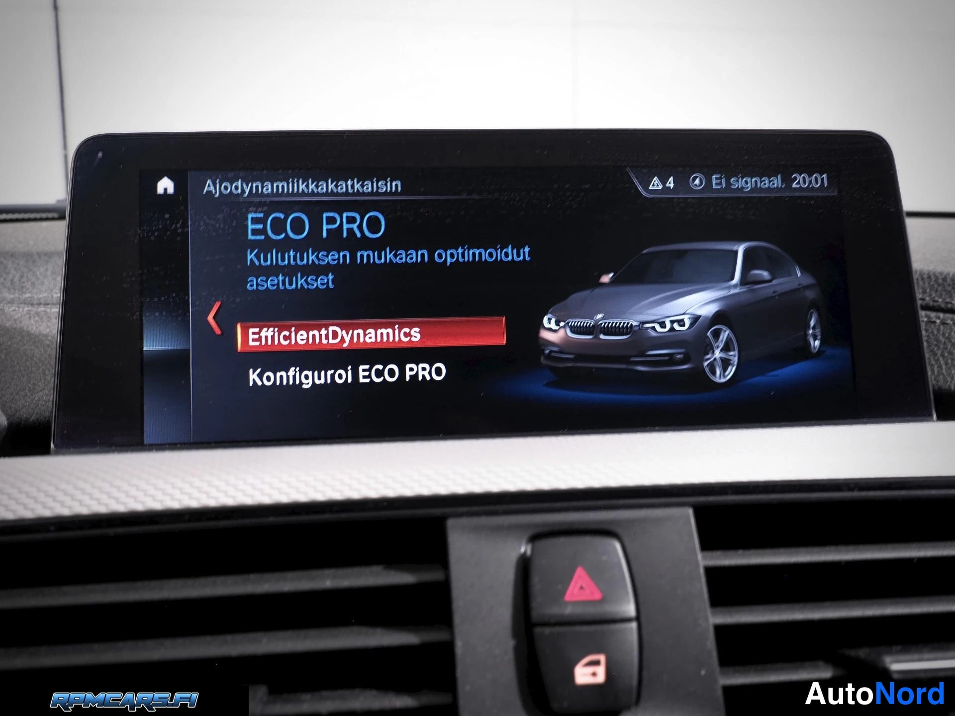 Sininen BMW 340i 2018, yksityiskohta, kuva 40