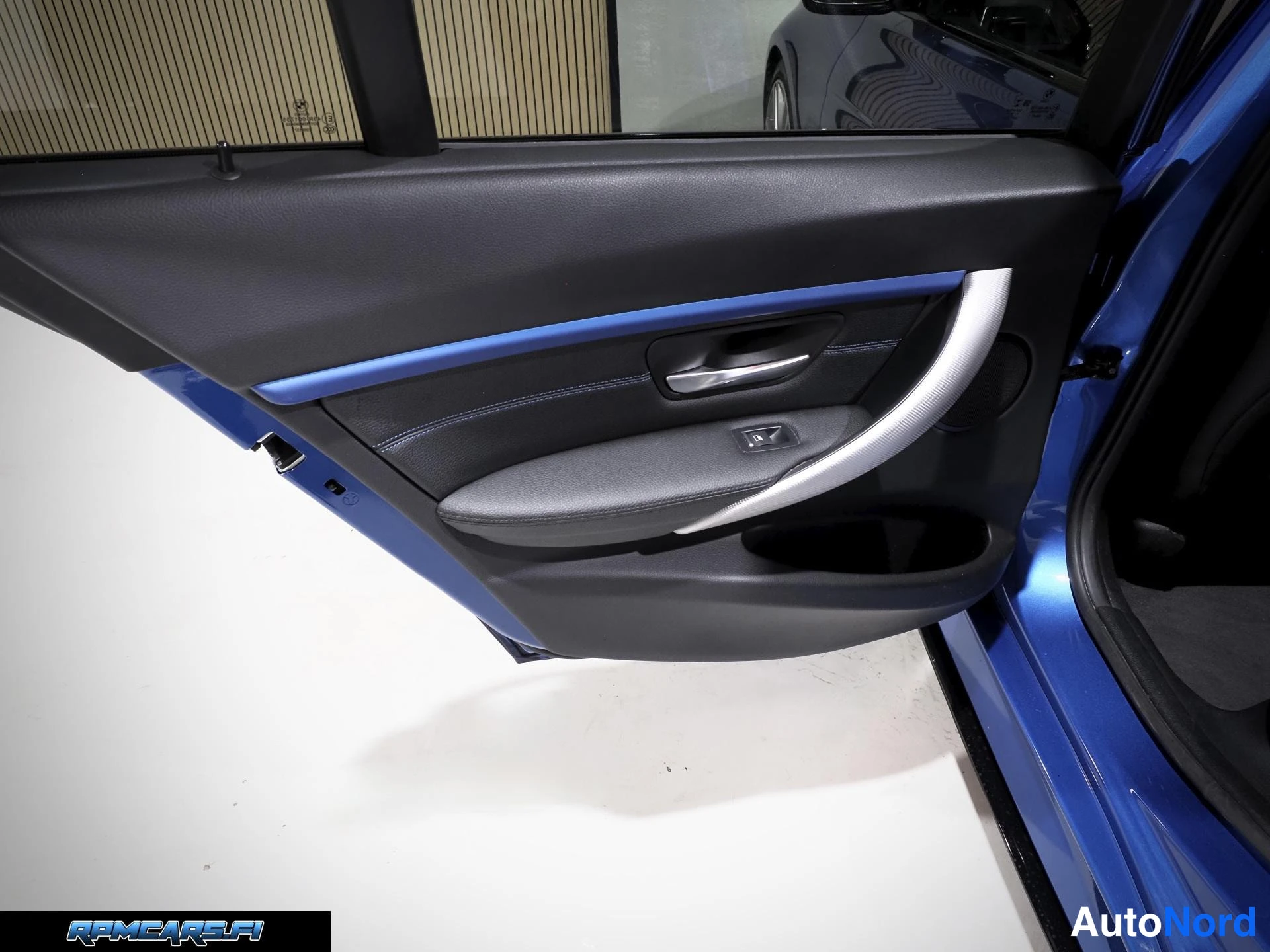 Sininen BMW 340i 2018, kuva 66