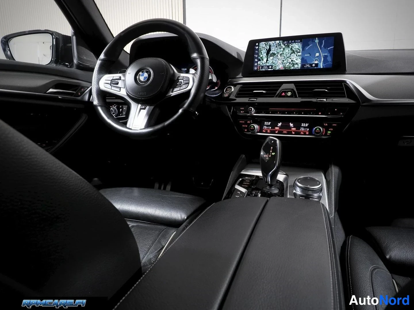 Valkoinen BMW 540d 2018, kuva 75
