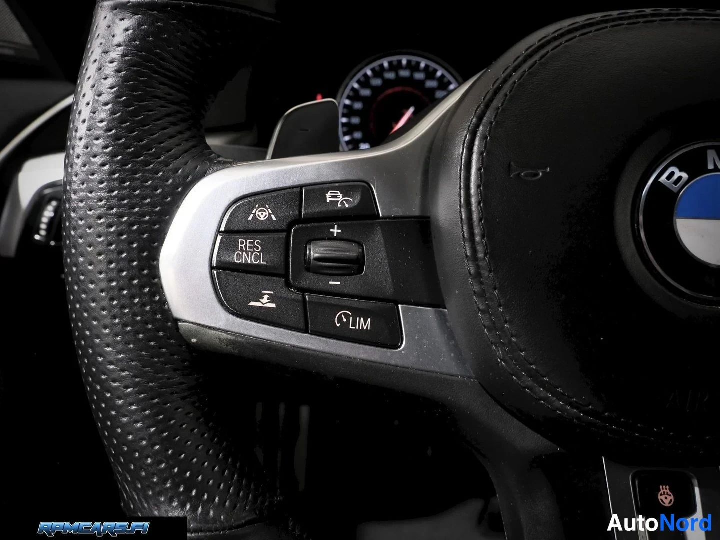 Valkoinen BMW 540d 2018, kuva 77