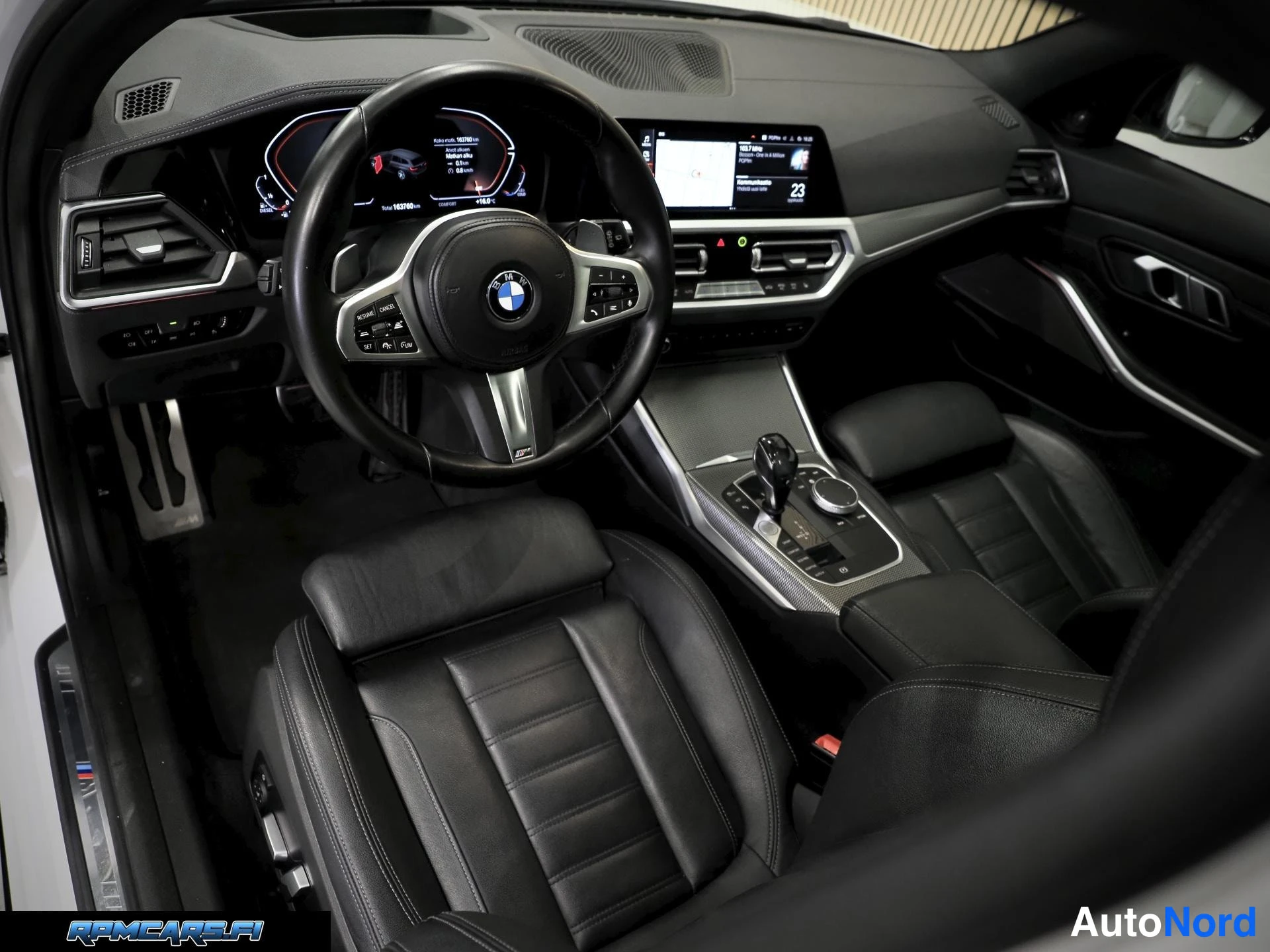 Valkoinen BMW 330d 2021, sivulta, kuva 12