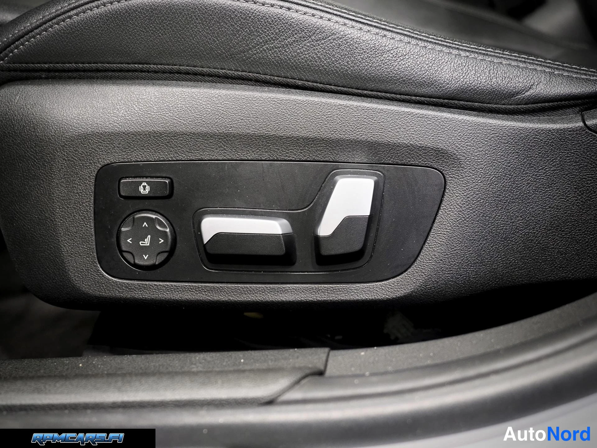 Valkoinen BMW 330d 2021, kuva 50