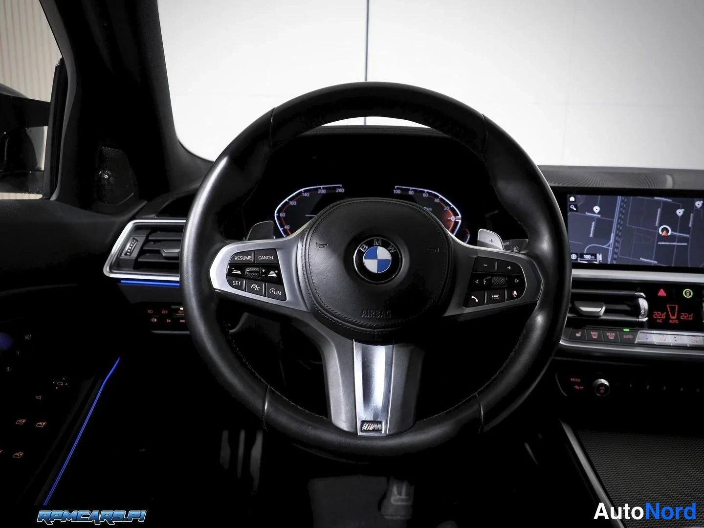 Valkoinen BMW 330d 2021, kuva 45