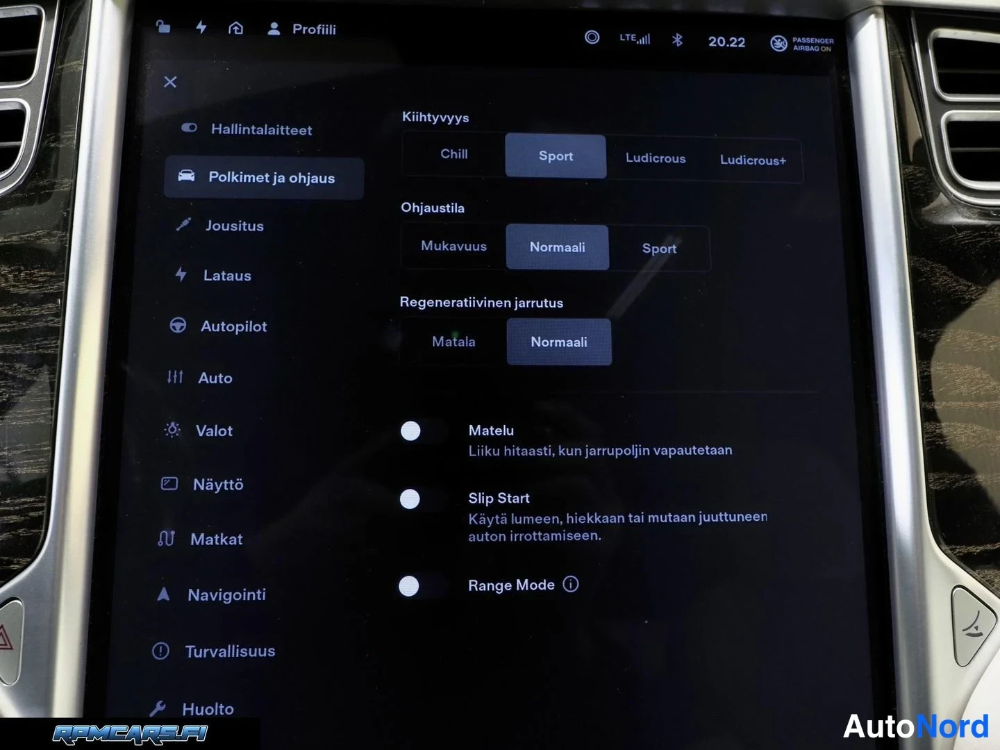 Valkoinen Tesla Model S 2017, kuva 63