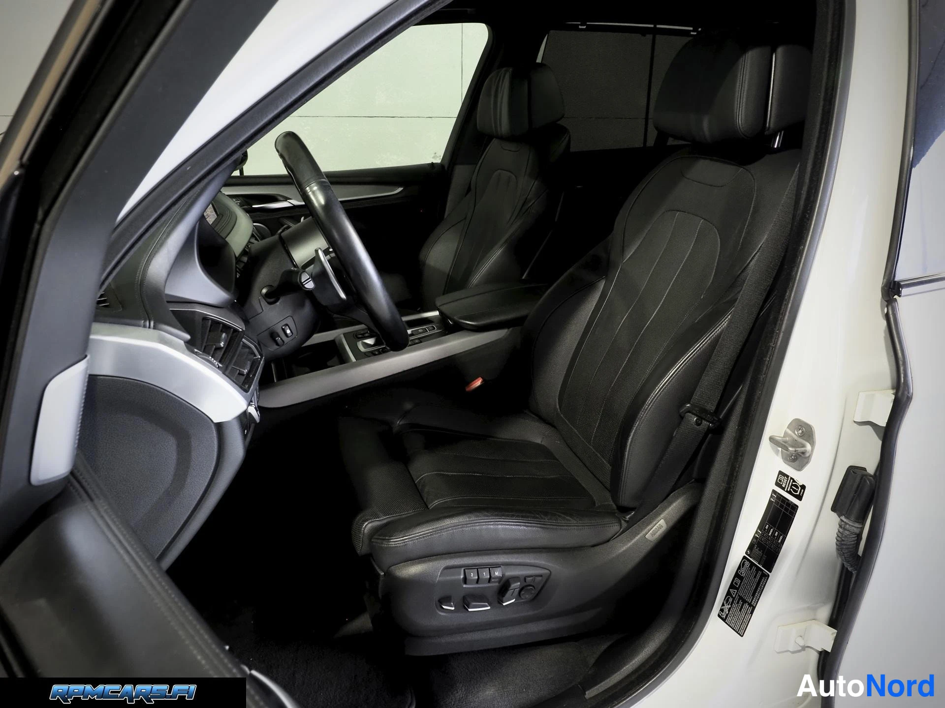 Valkoinen BMW X5 2014, kuva 74