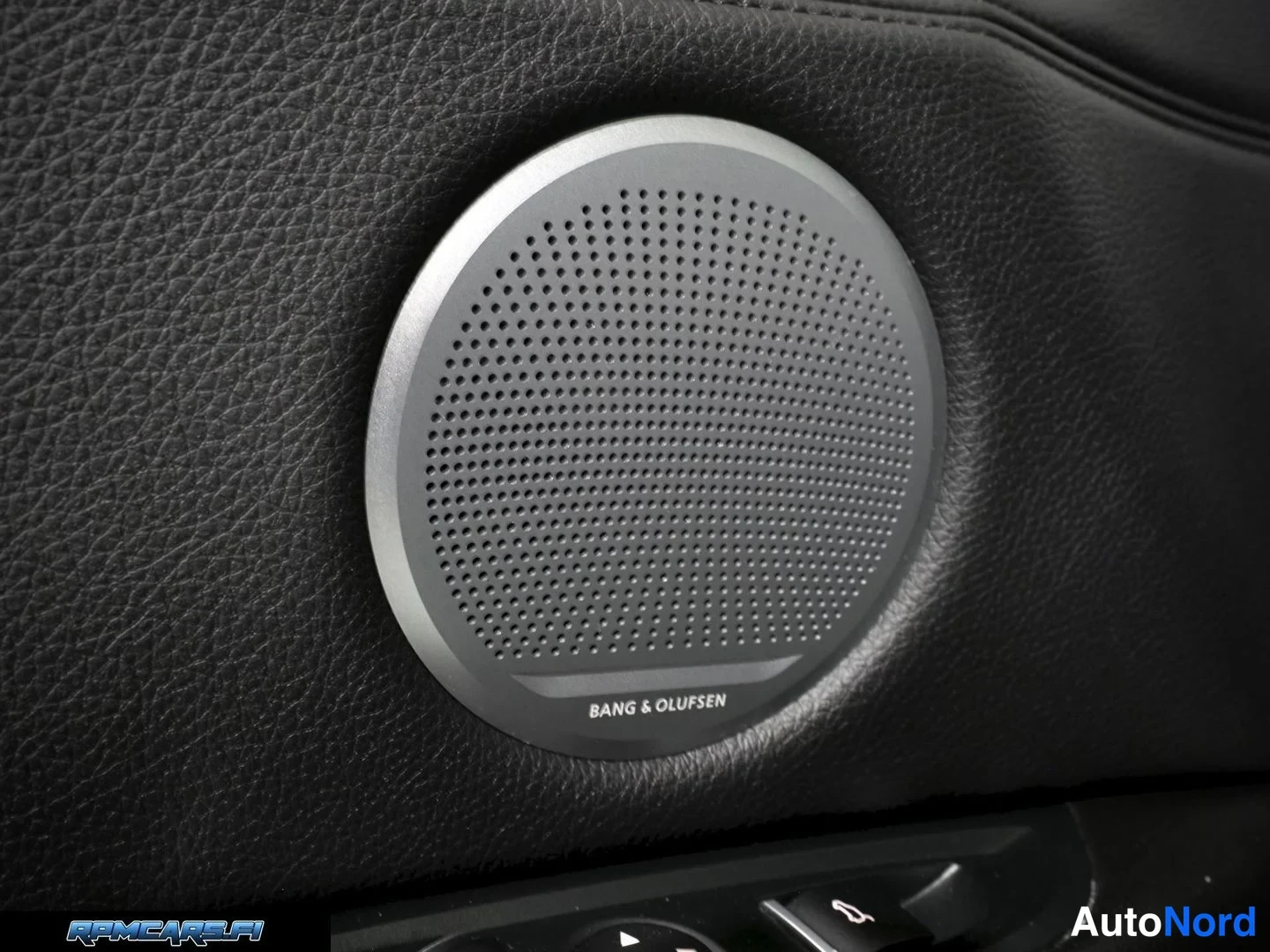 Valkoinen BMW X5 2014, kuva 57