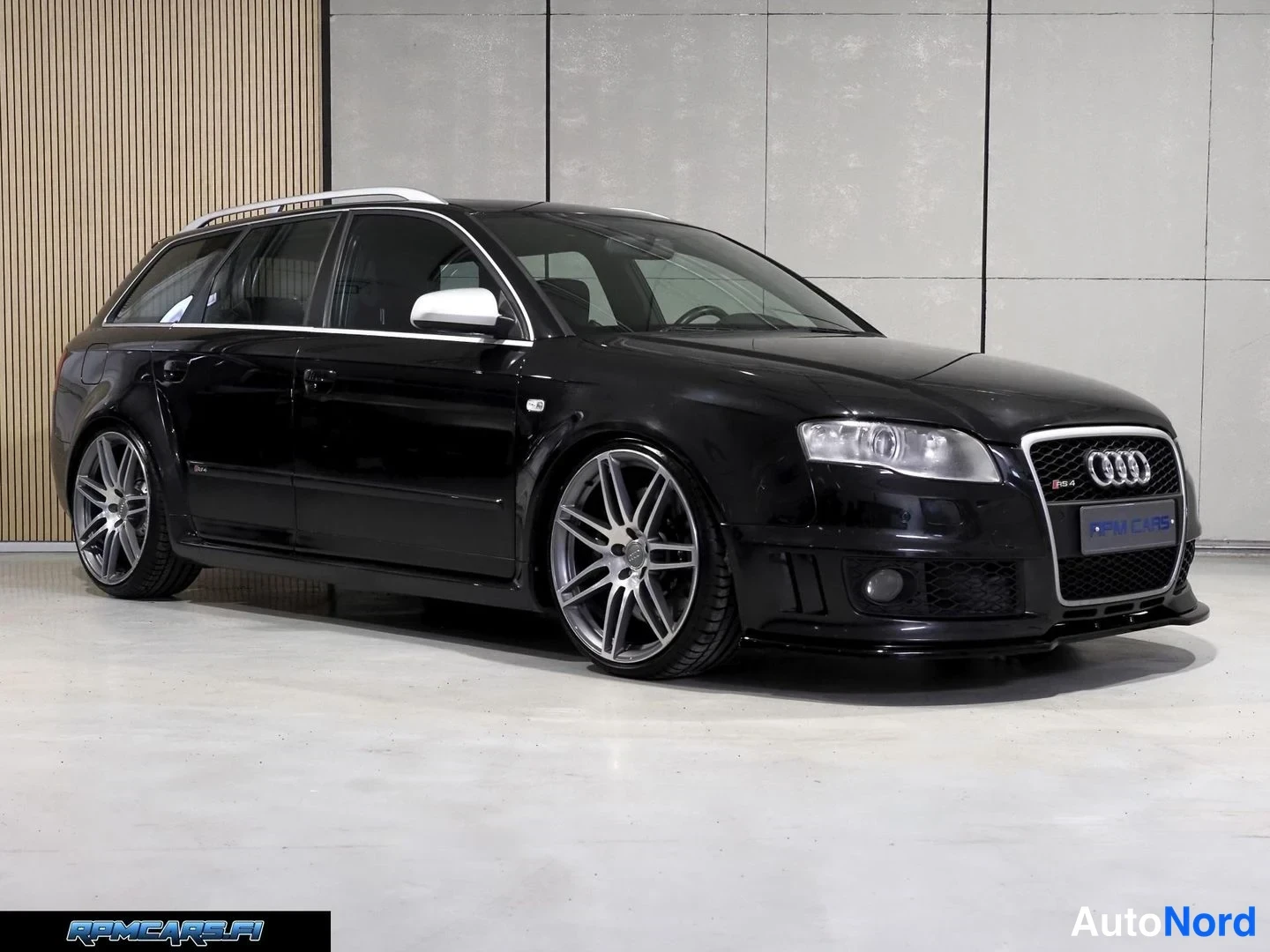 Musta Audi RS4 2007, etuviisto, keula oikealle, kuva 5