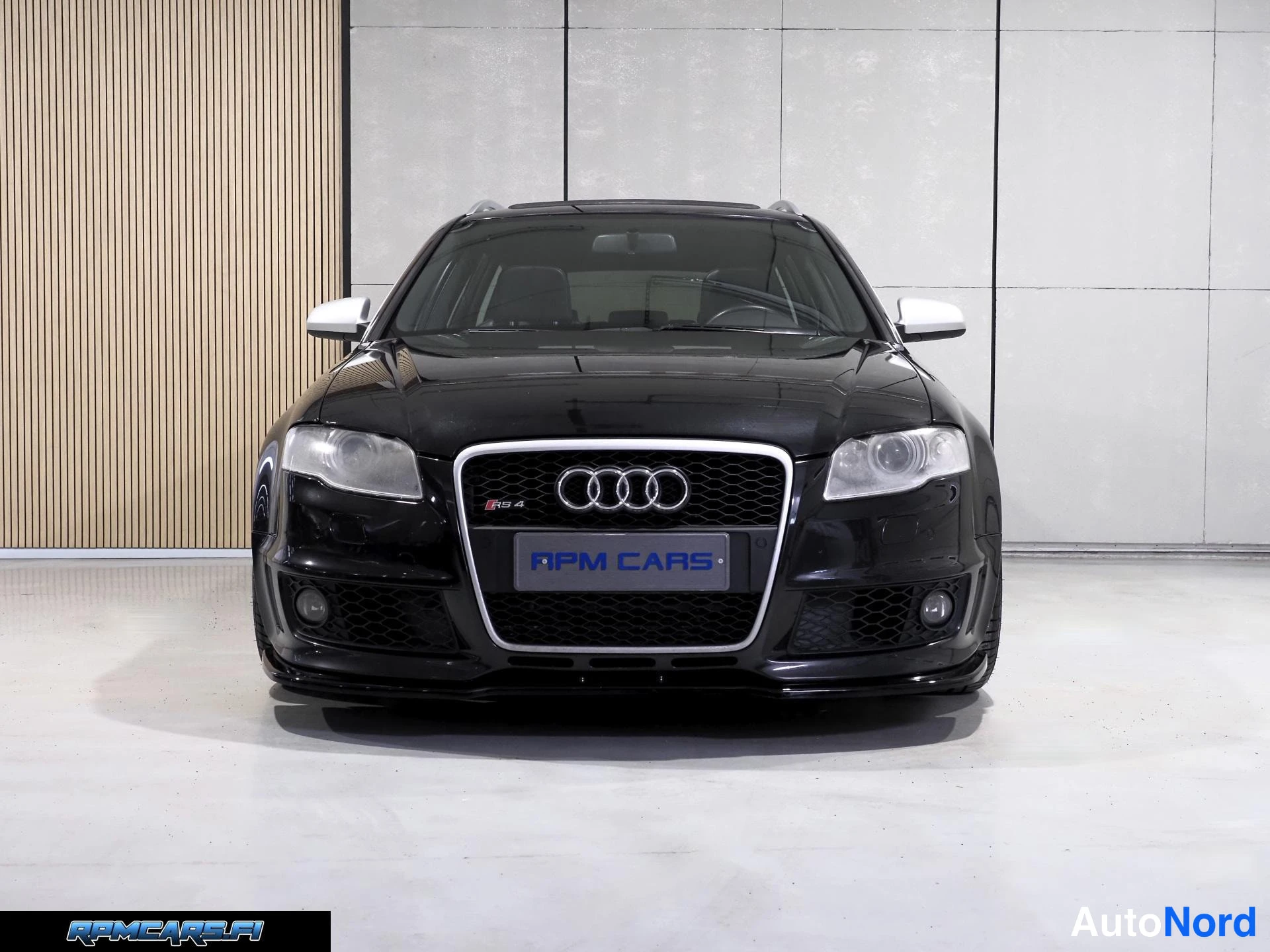 Musta Audi RS4 2007, edestä, kuva 9