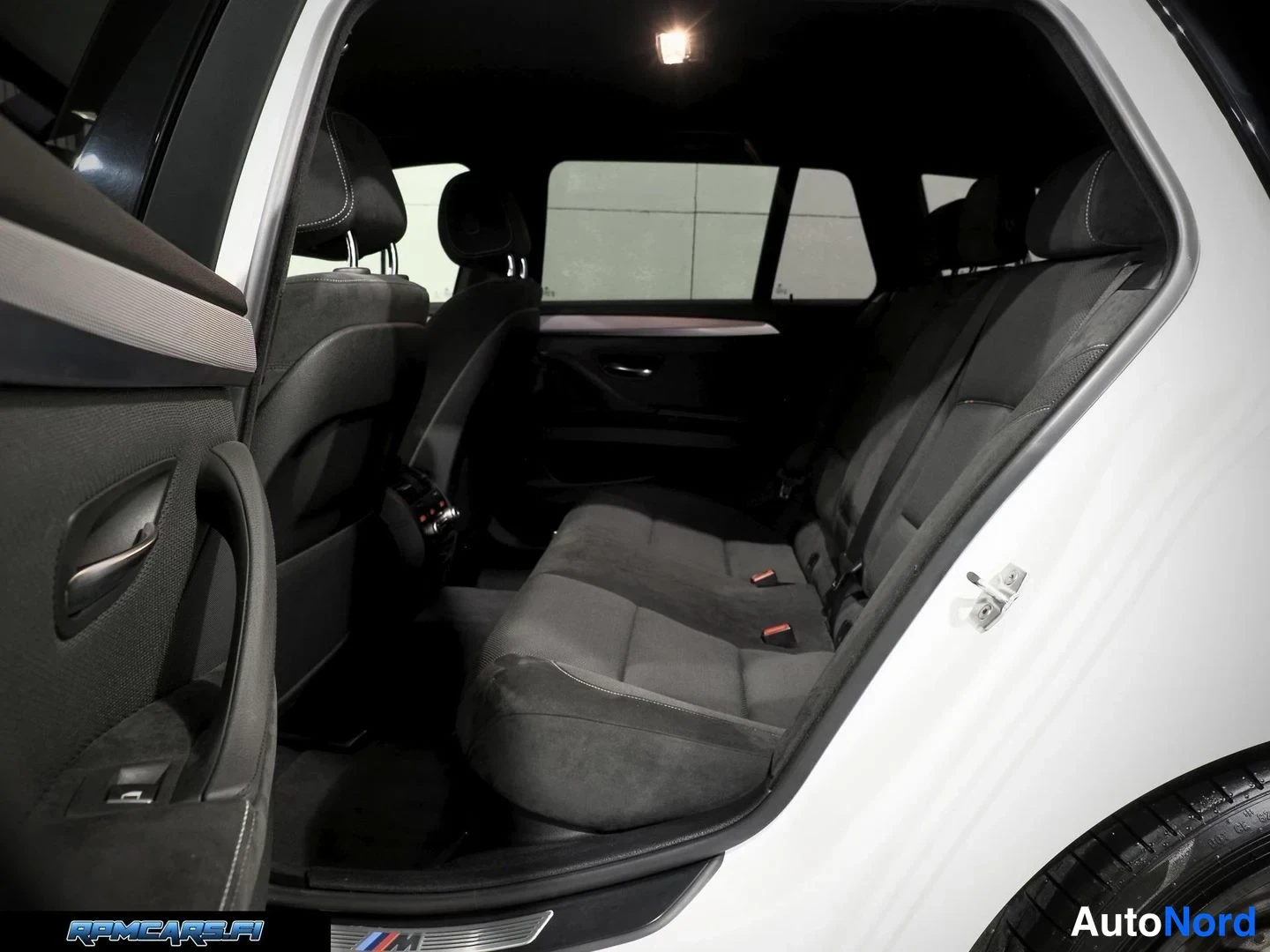 Valkoinen BMW M550d 2016, kuva 44