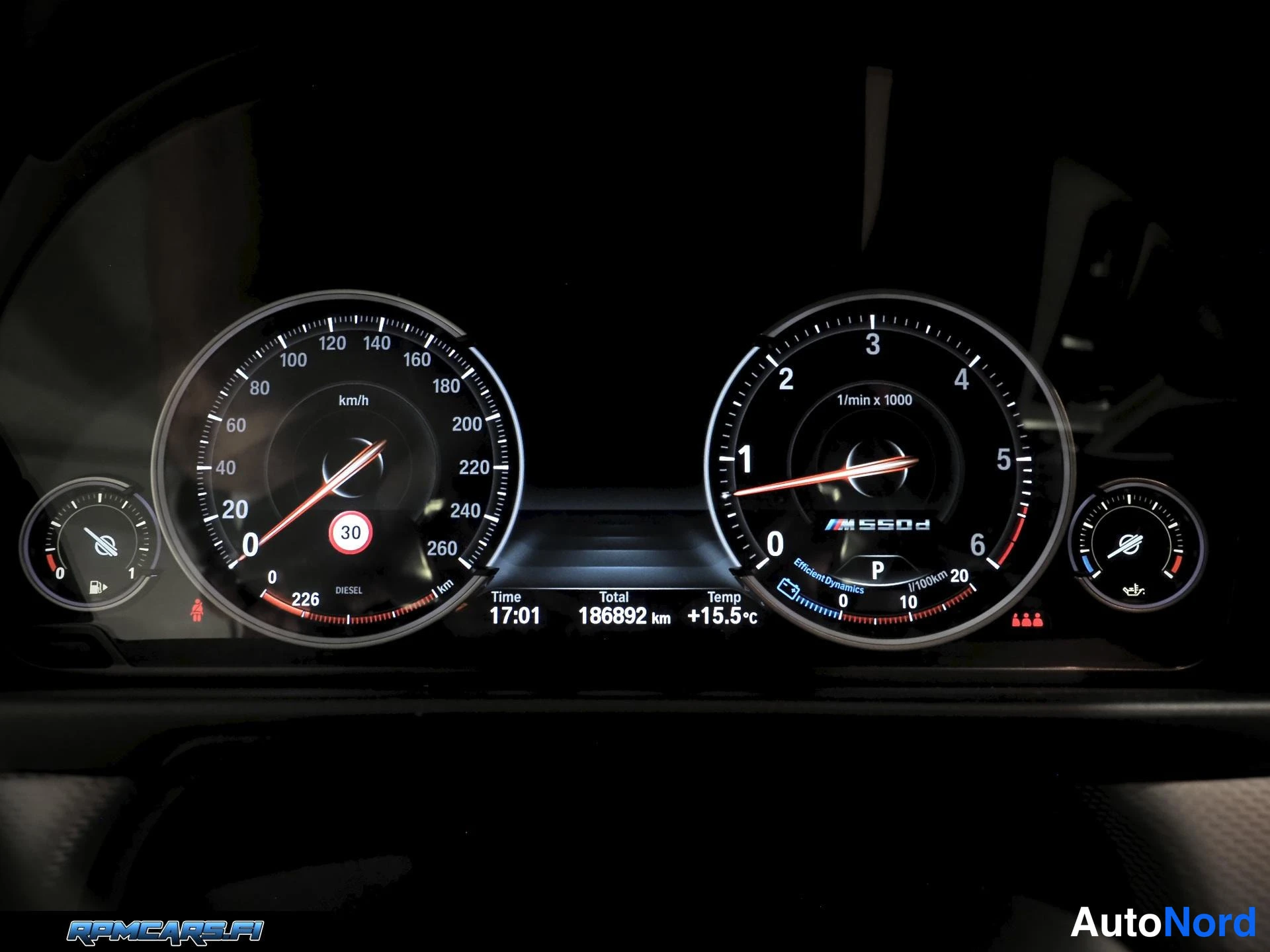 Valkoinen BMW M550d 2016, kuva 66