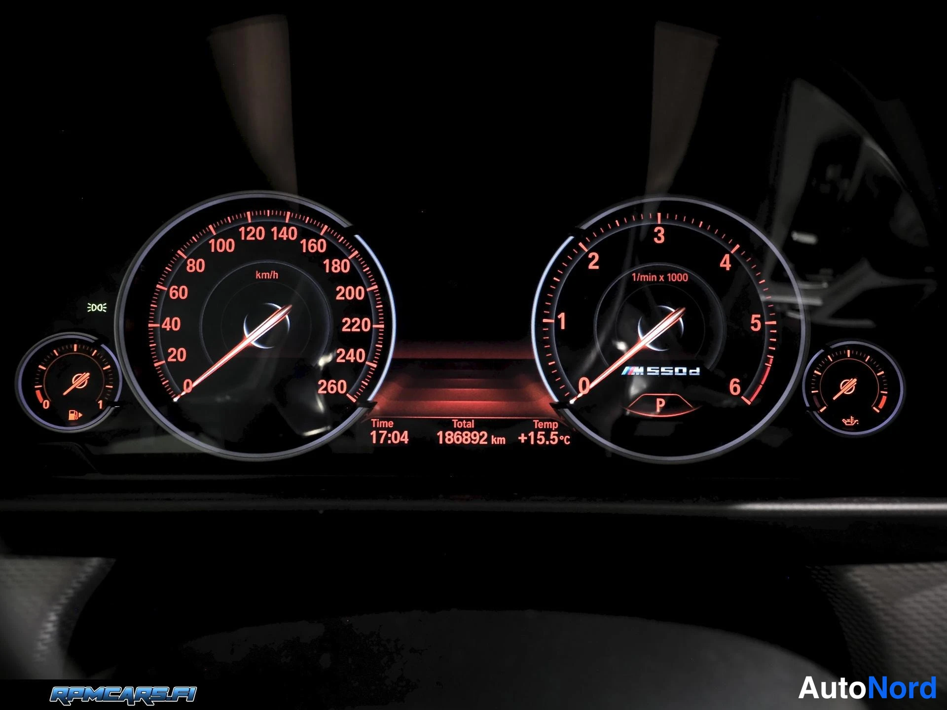 Valkoinen BMW M550d 2016, kuva 75