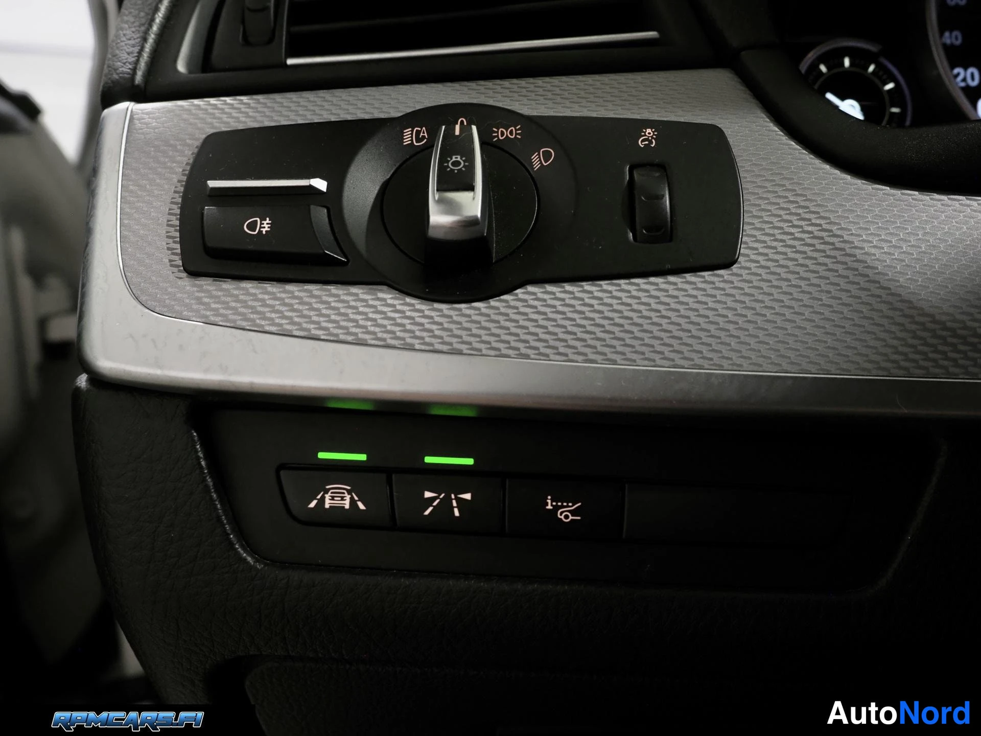 Valkoinen BMW M550d 2016, kuva 67