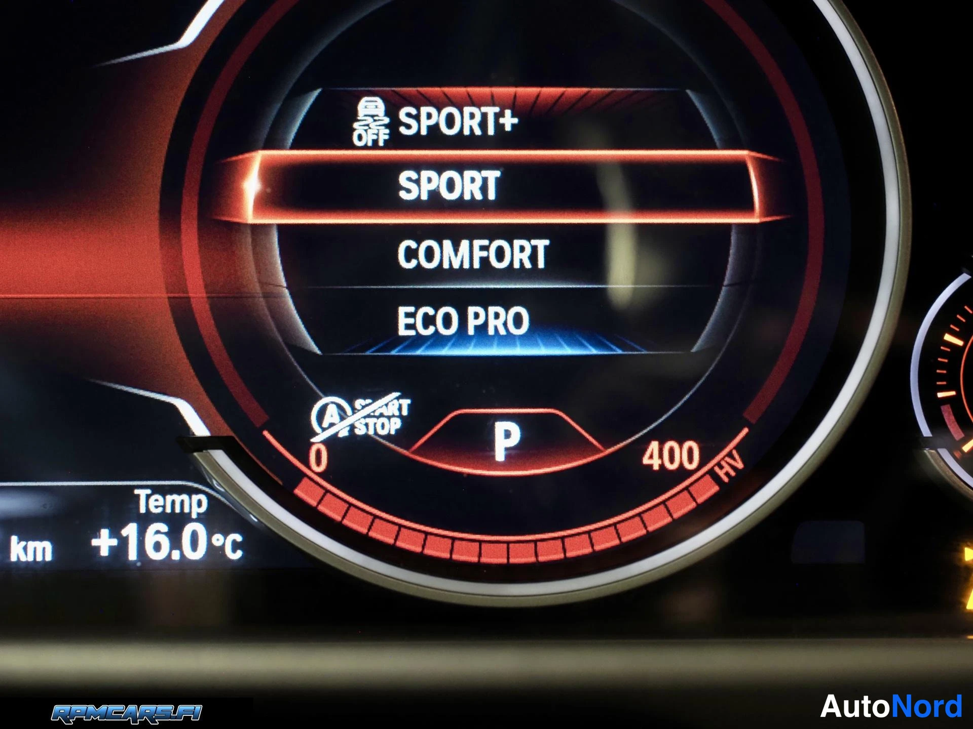 Valkoinen BMW M550d 2016, kuva 76