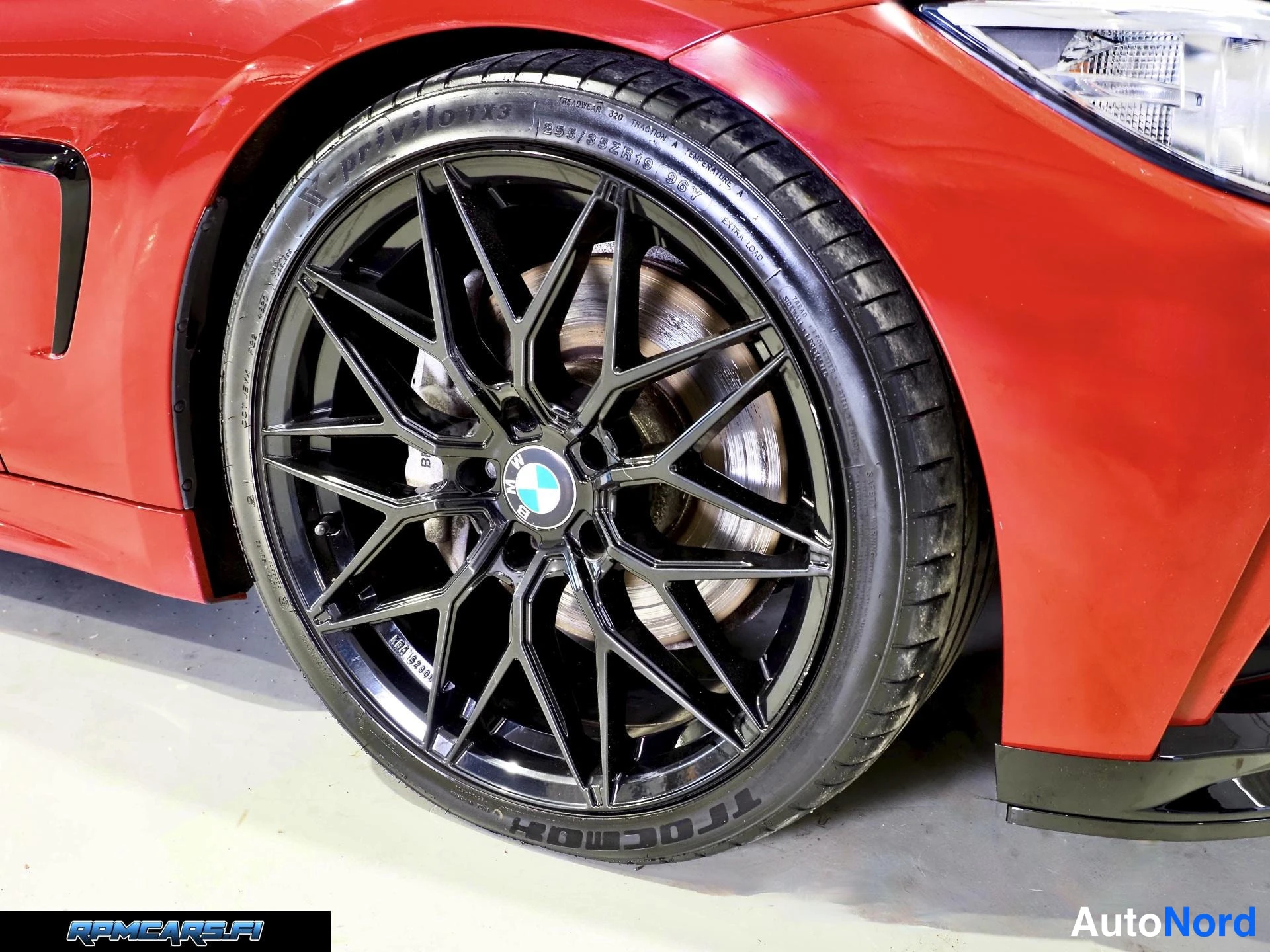 Punainen BMW 435d 2015, etuviisto, keula oikealle, kuva 11