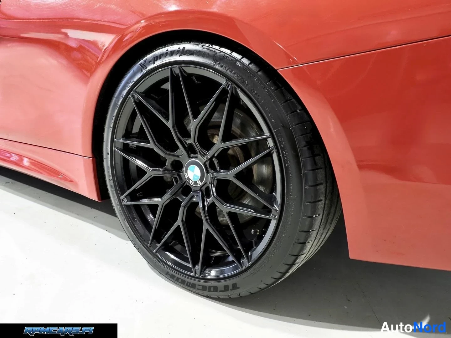 Punainen BMW 435d 2015, sivulta, kuva 27