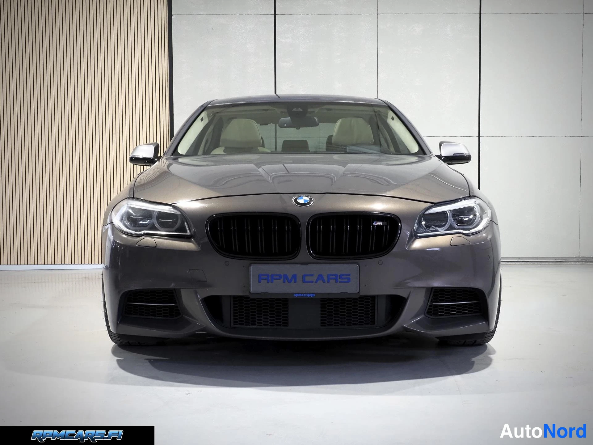 Harmaa BMW M550d 2014, edestä, kuva 5