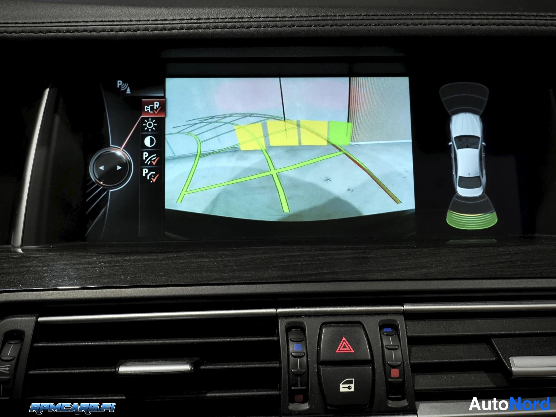 Harmaa BMW M550d 2014, kuva 32