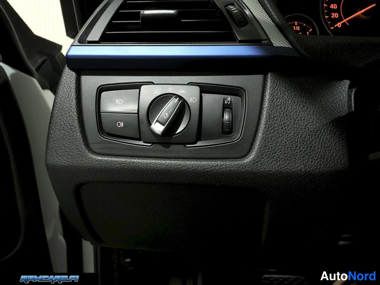 Valkoinen BMW 435d 2014, yksityiskohta, kuva 52