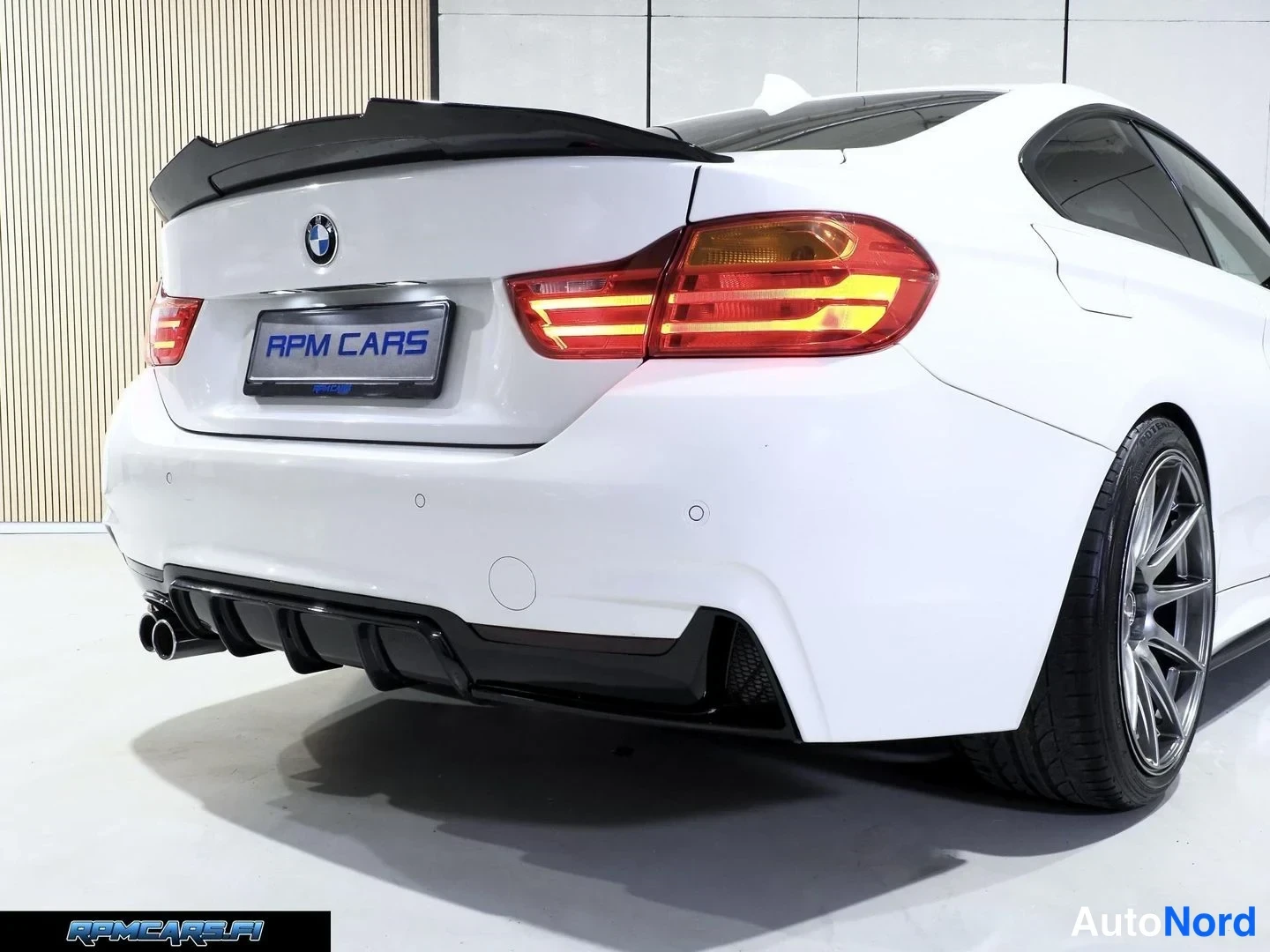 Valkoinen BMW 435d 2014, takaviisto, kuva 33