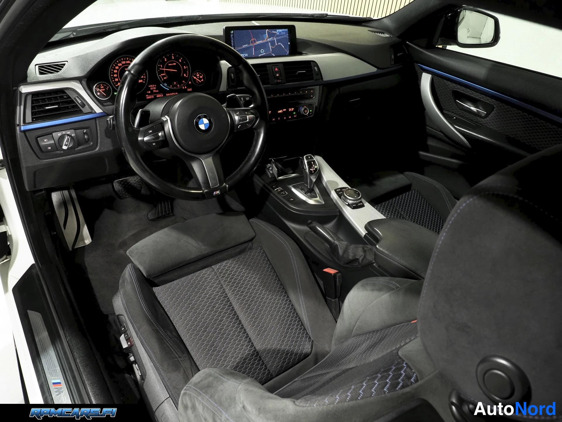 Valkoinen BMW 435d 2014, ohjaamo, kuva 43
