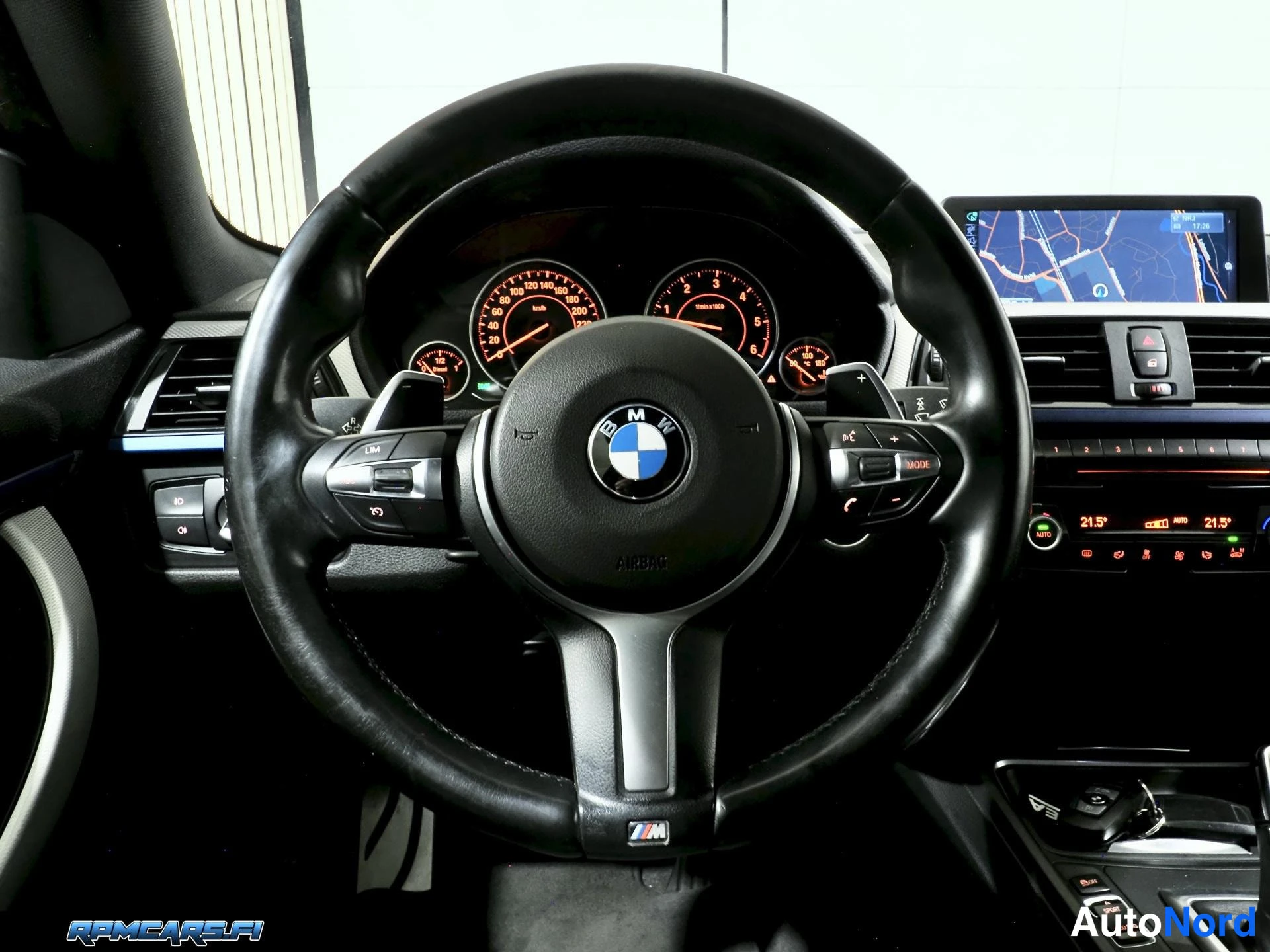 Valkoinen BMW 435d 2014, yksityiskohta, kuva 53