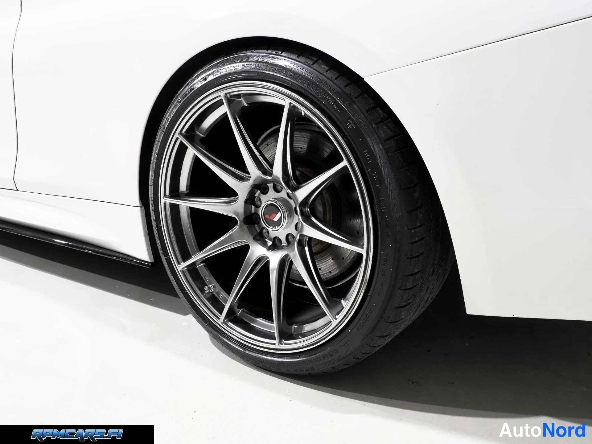 Valkoinen BMW 435d 2014, sivulta, kuva 16