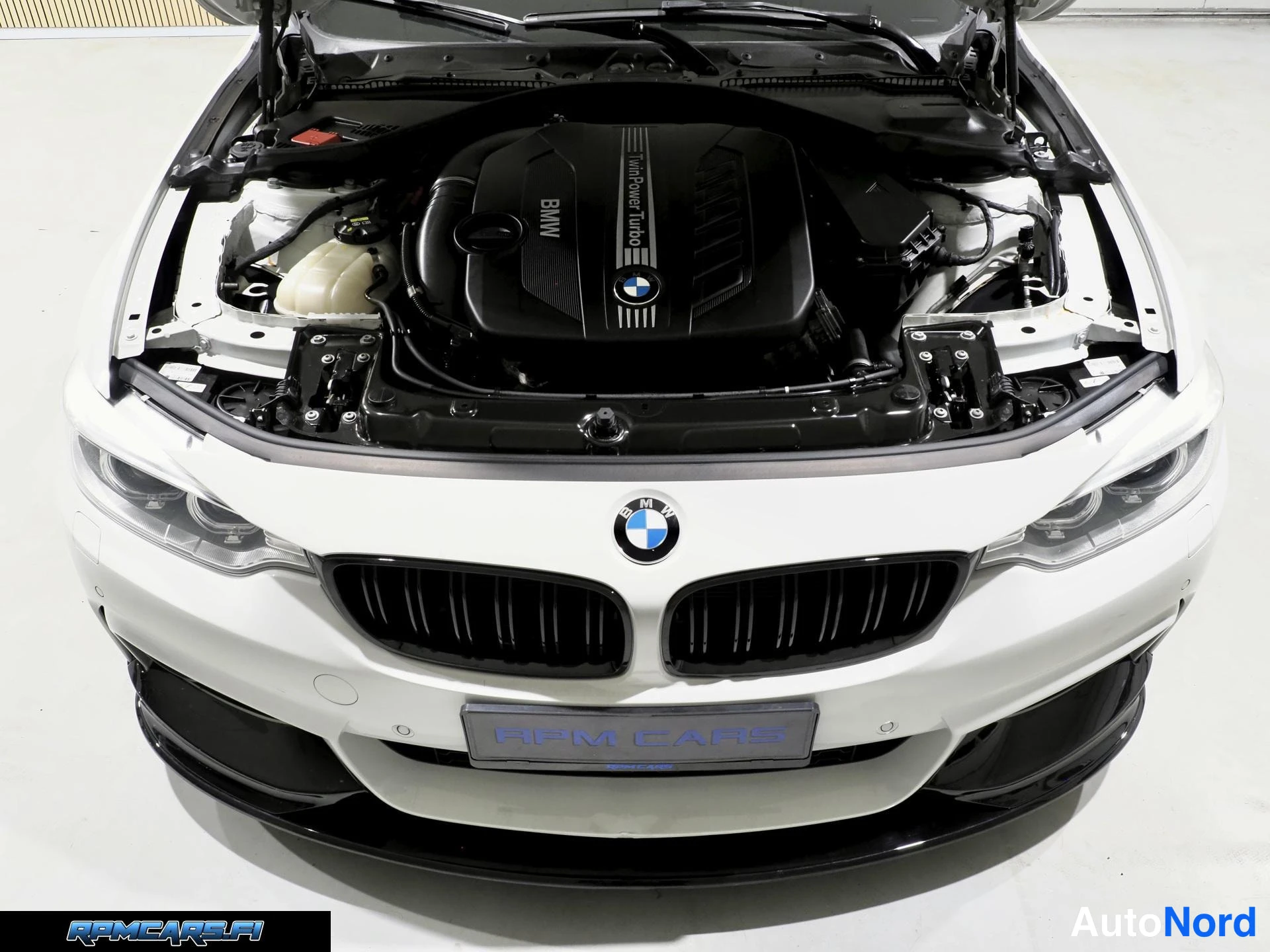 Valkoinen BMW 435d 2014, edestä, kuva 9