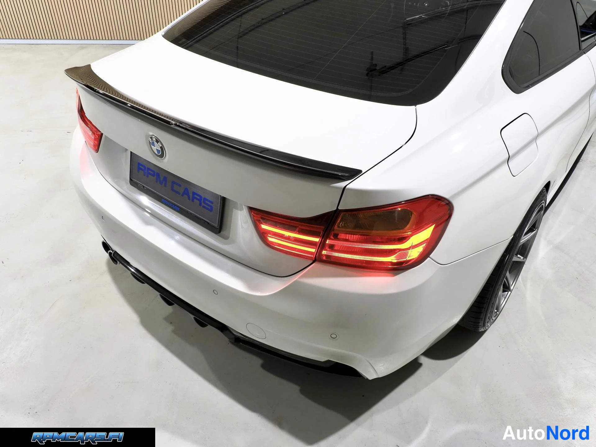 Valkoinen BMW 435d 2014, takaviisto, kuva 30
