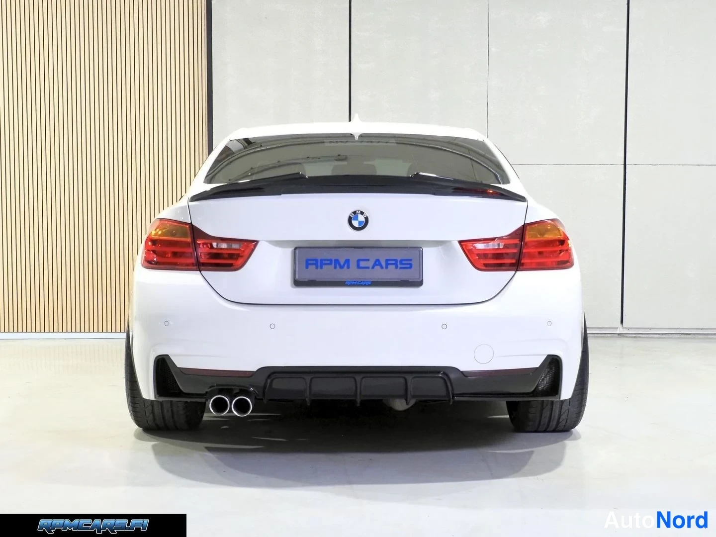 Valkoinen BMW 435d 2014, takaa, kuva 38