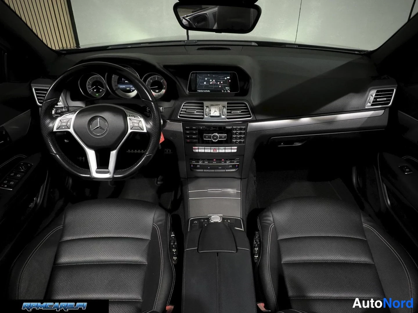 Harmaa Mercedes-Benz E 2014, kuva 60
