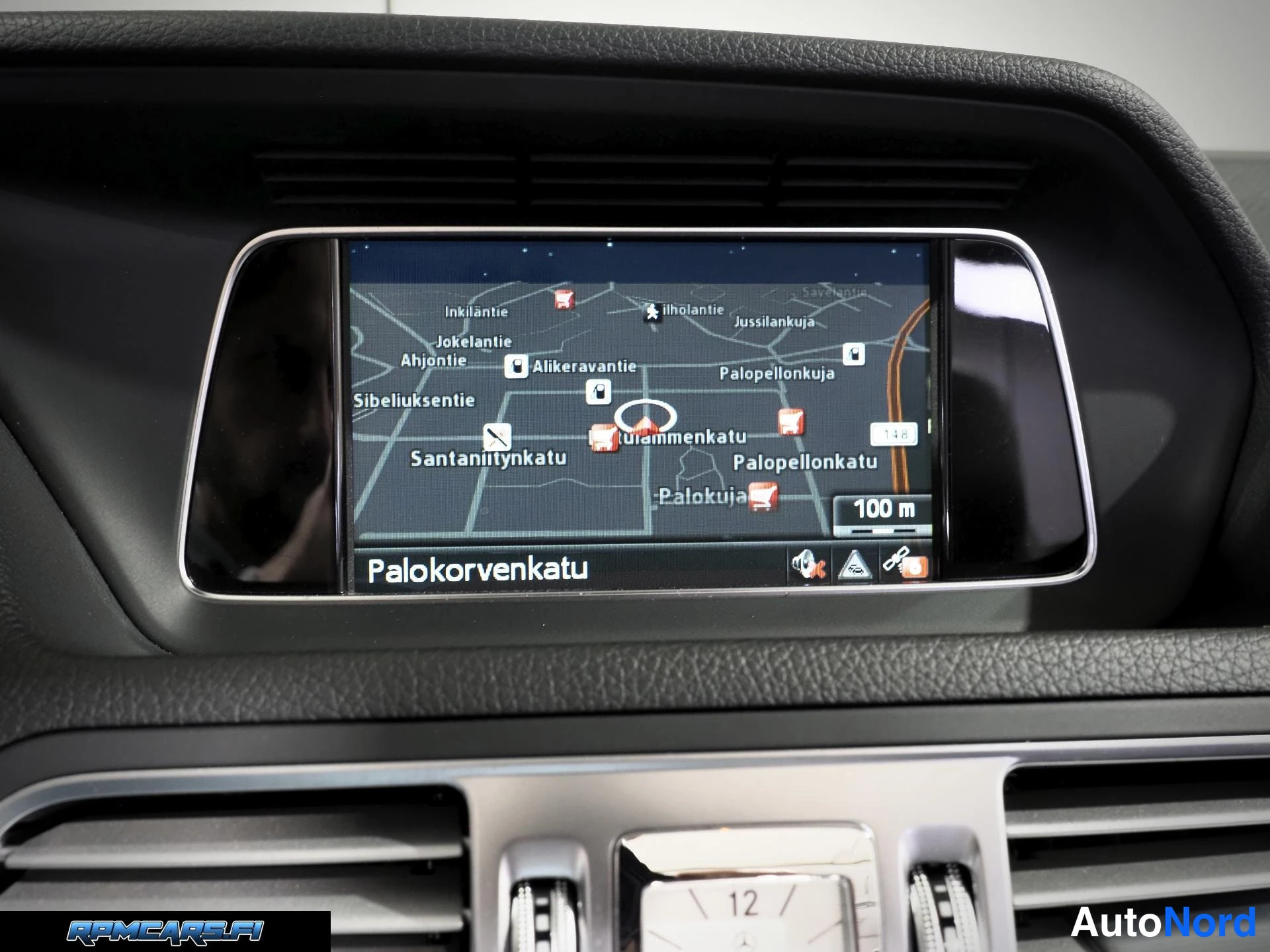 Harmaa Mercedes-Benz E 2014, kuva 54
