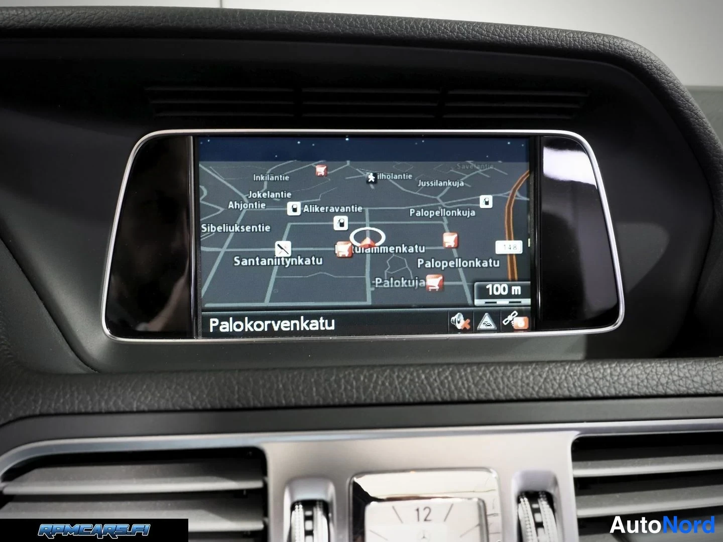 Harmaa Mercedes-Benz E 2014, kuva 64