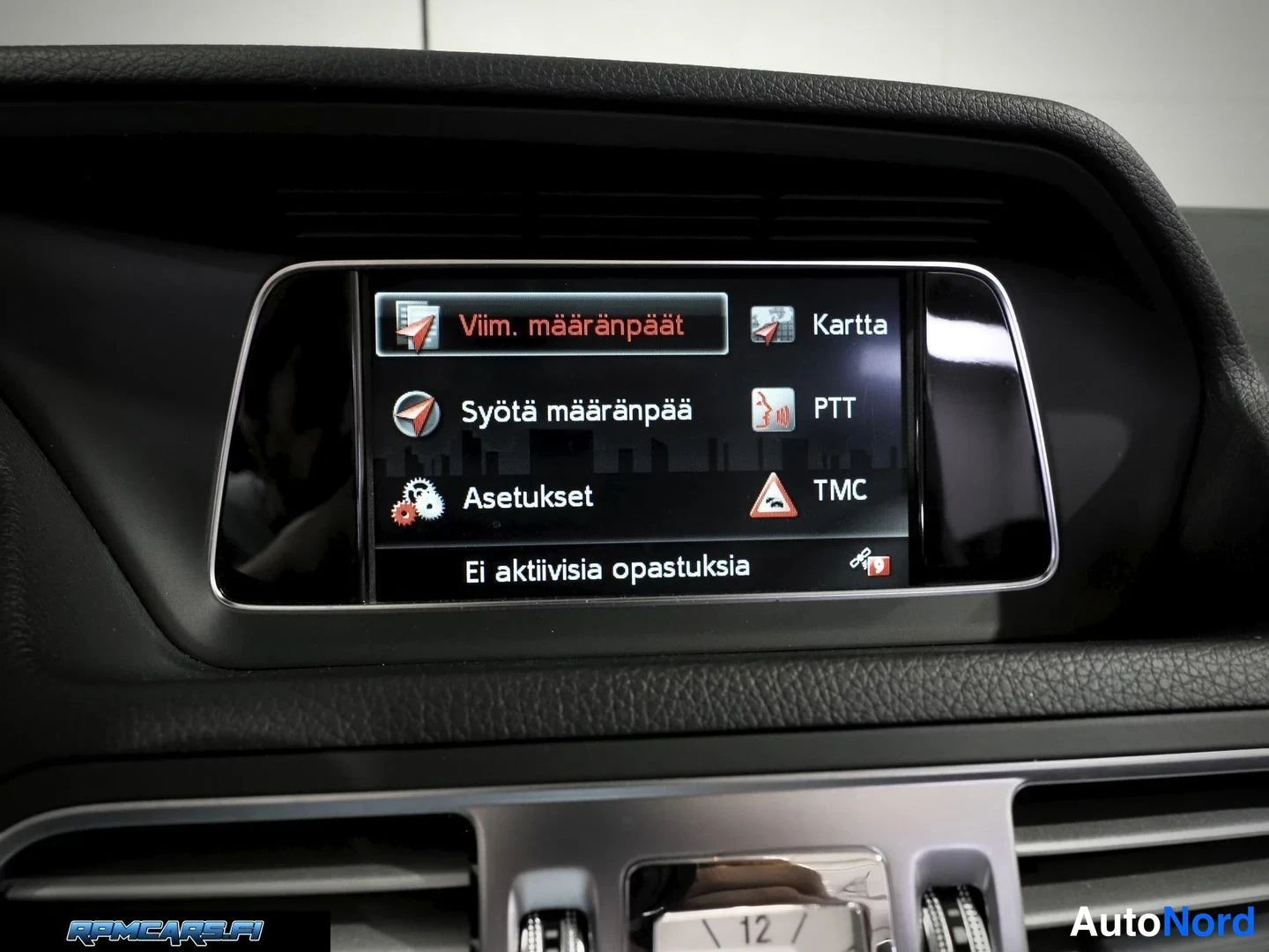 Harmaa Mercedes-Benz E 2014, kuva 65