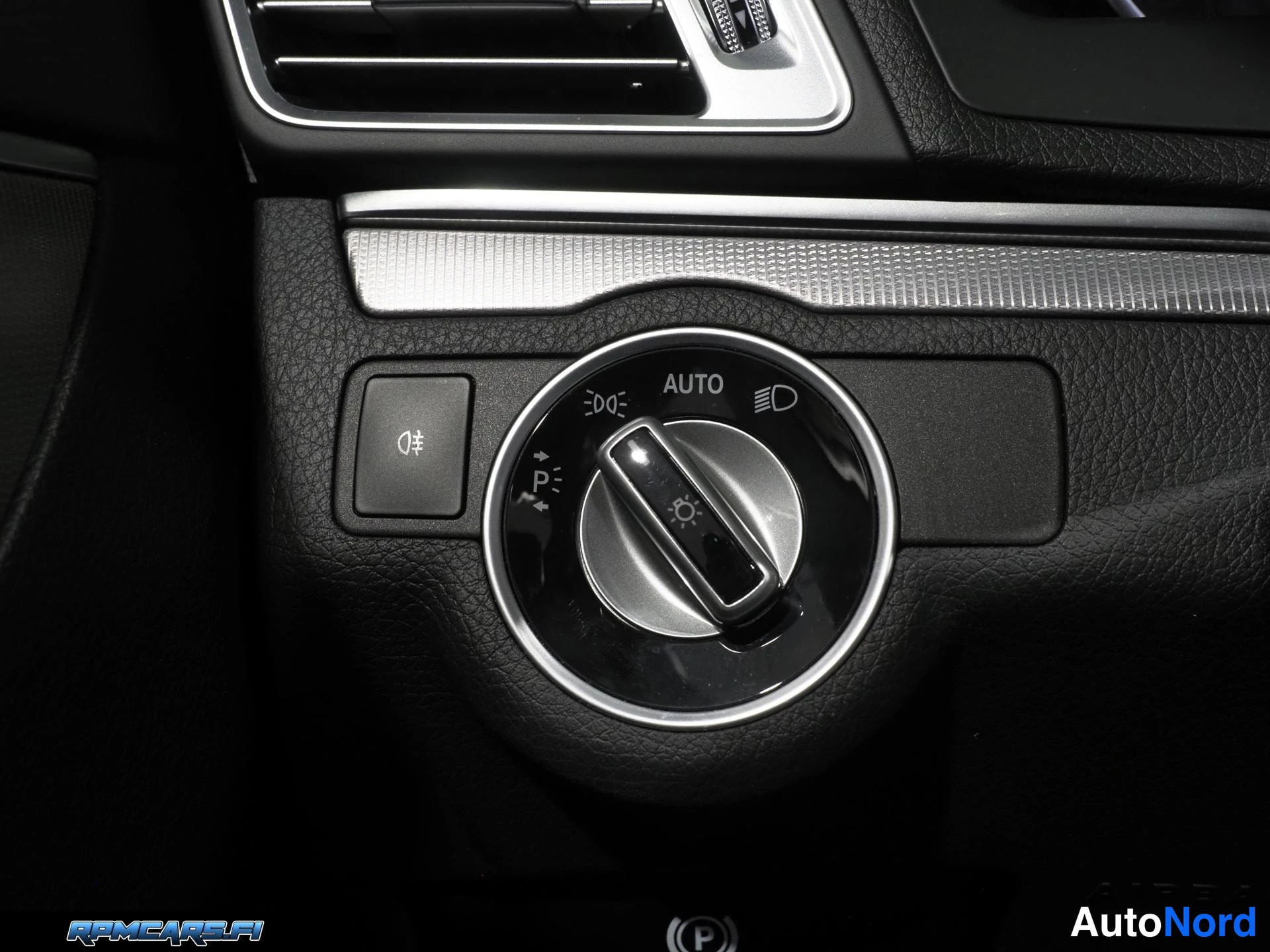 Harmaa Mercedes-Benz E 2014, sivulta, kuva 22