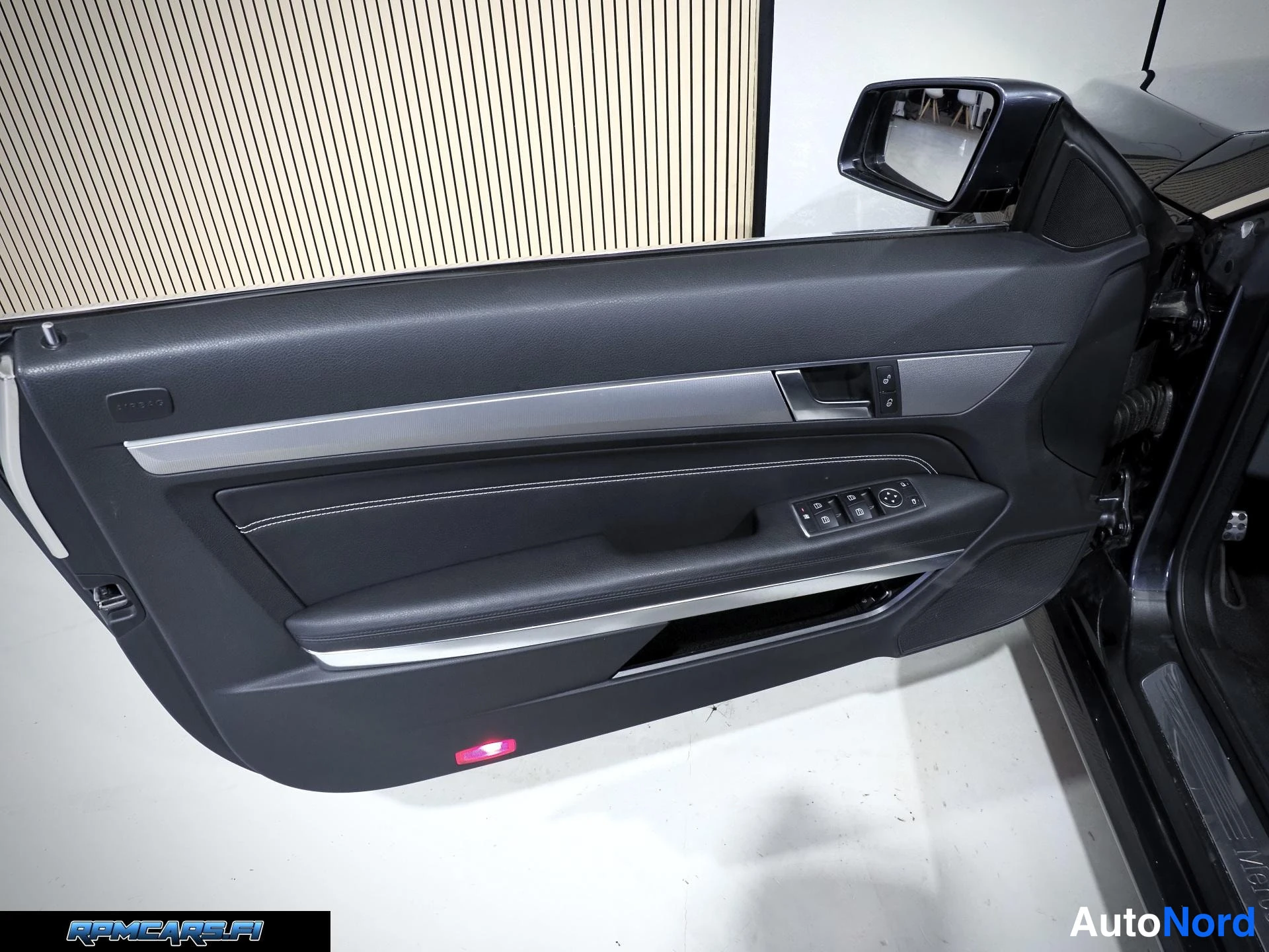Harmaa Mercedes-Benz E 2014, edestä, kuva 38